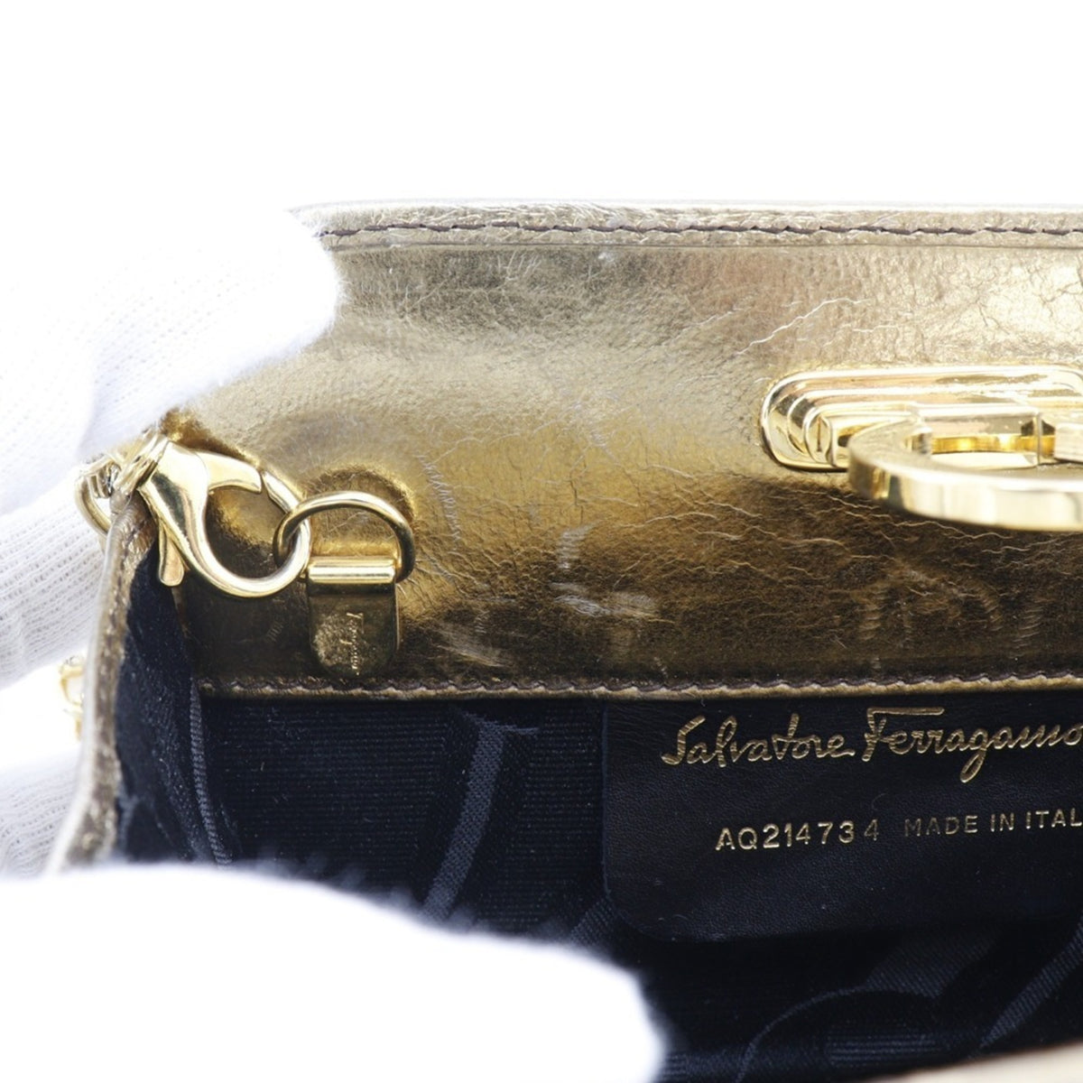 Salvatore Ferragamo Gold Leather Shoulder Bag (Pre-Owned)