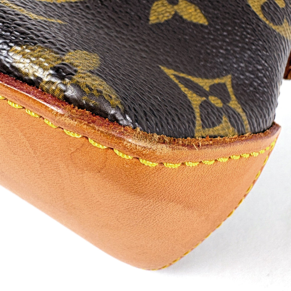 Louis Vuitton Brown Monogram Monogram Pochette Shoulder Bag (Pre-Owned)