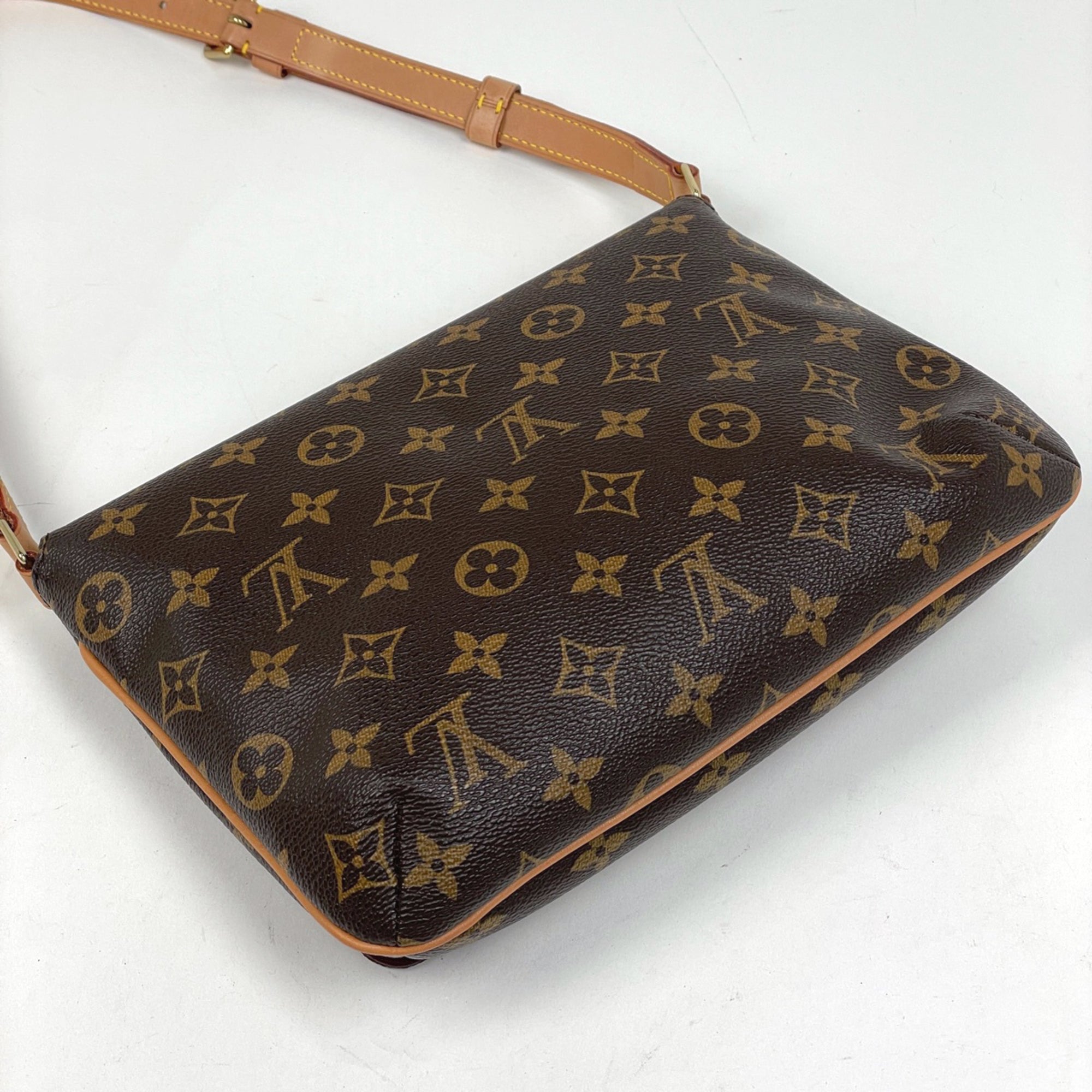 Louis Vuitton Monogram Brown Monogram Shoulder Bag (Pre-Owned)