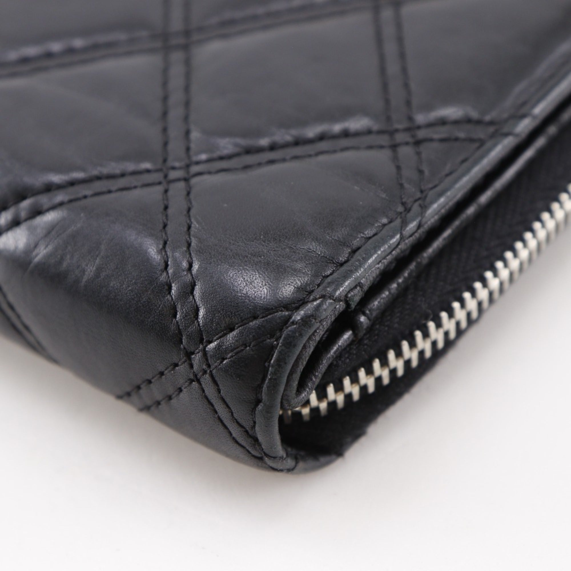 Chanel Matelasse Black Leather Long Wallet (Bi-Fold) (Pre-Owned)