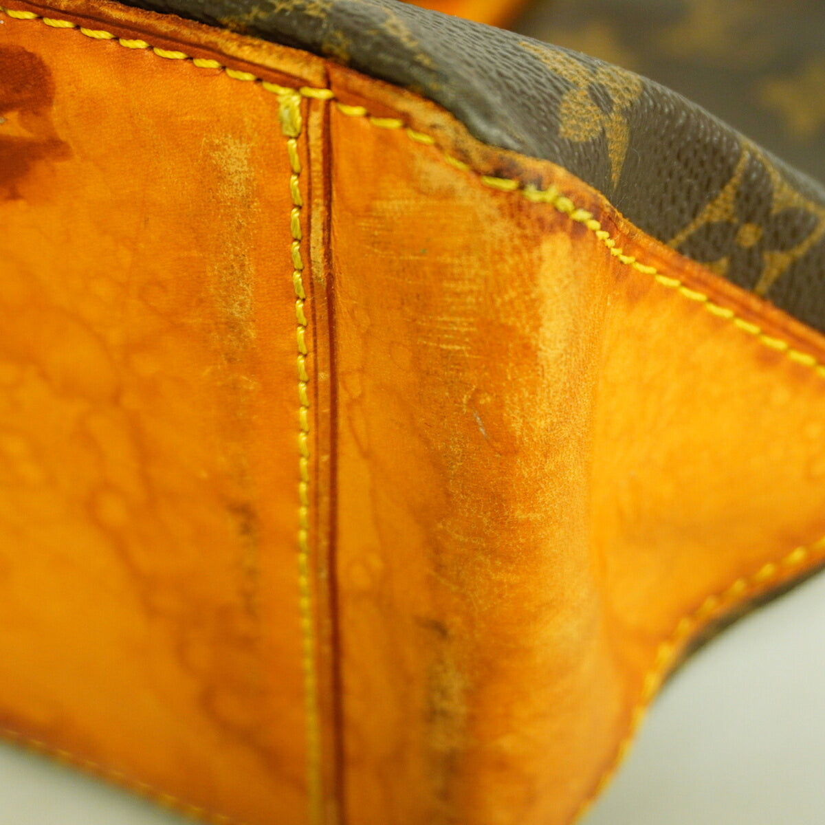 Louis Vuitton Brown Tote Bag (Pre-Owned)