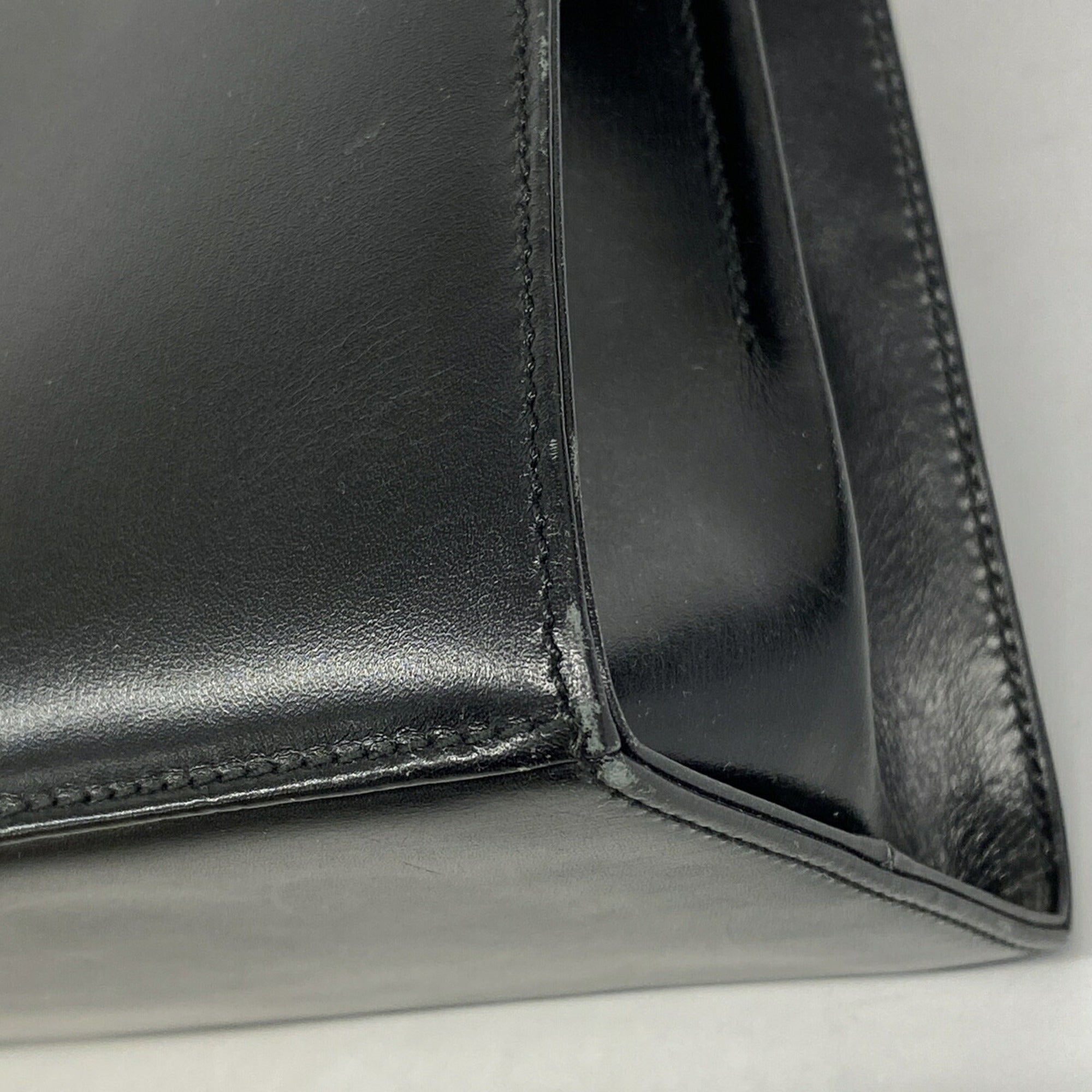 Salvatore Ferragamo Black Leather Handbag (Pre-Owned)