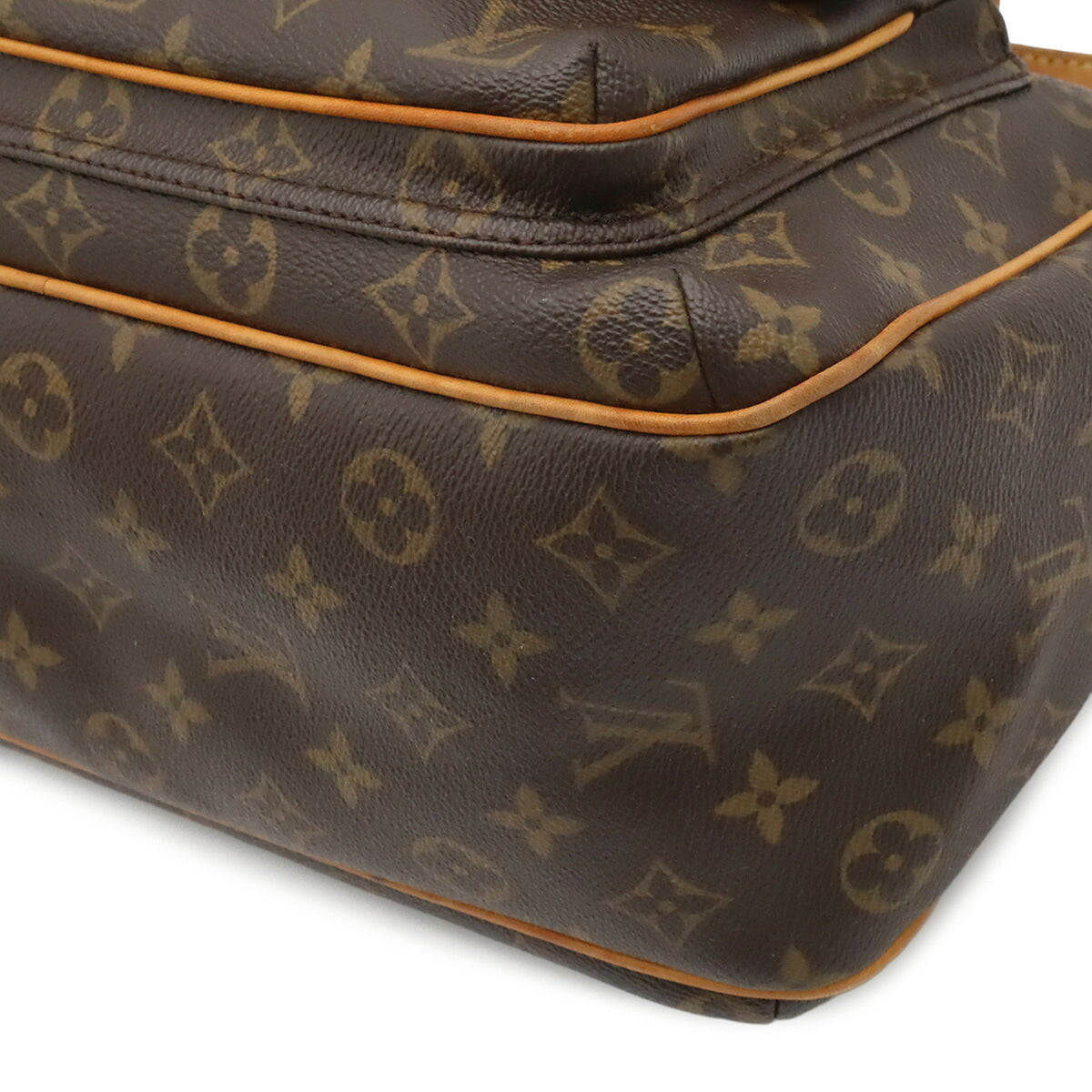 Louis Vuitton Brown Monogram Shoulder Bag (Pre-Owned)