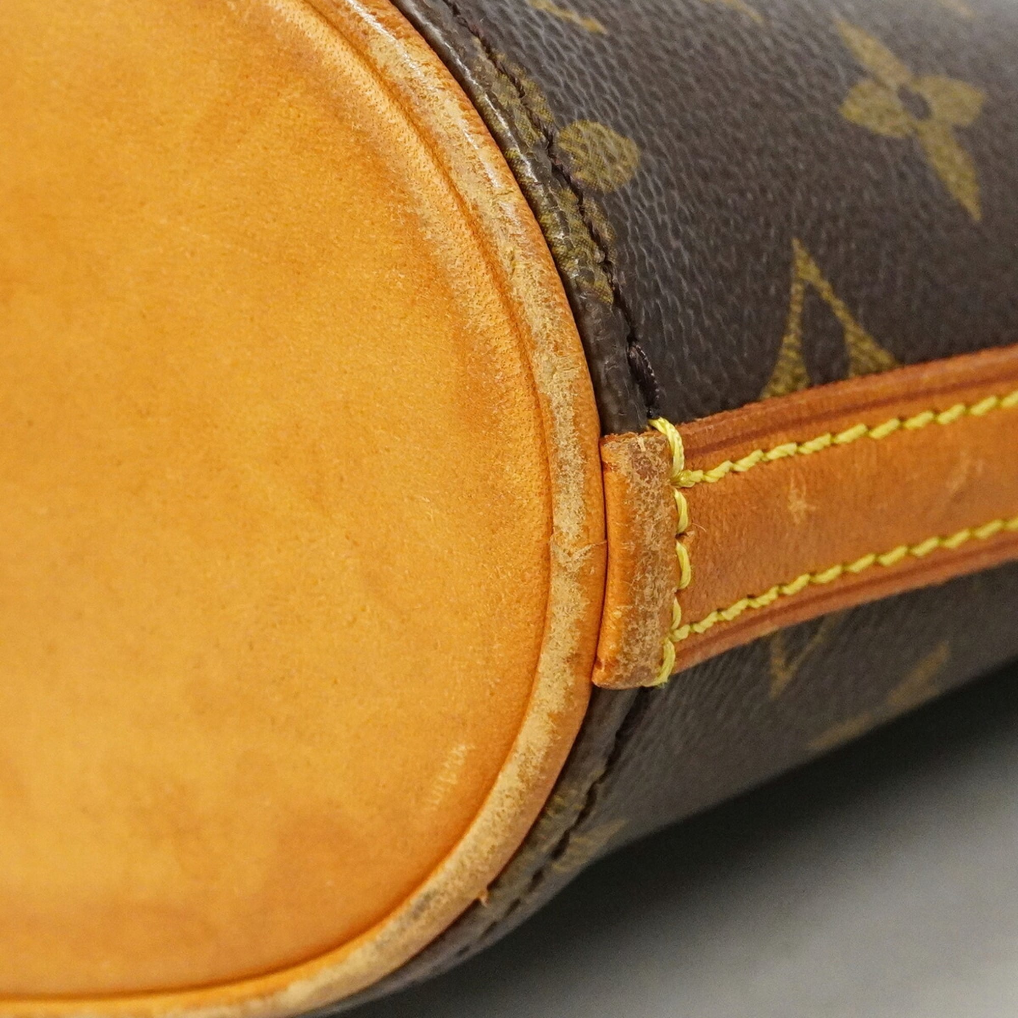 Louis Vuitton Brown Shoulder Bag (Pre-Owned)