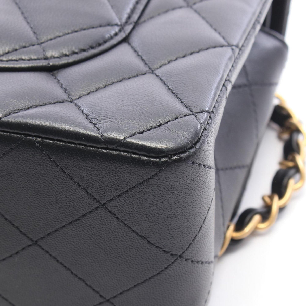 Chanel Black Leather Handbag Shoulder Bag (Pre-Owned)