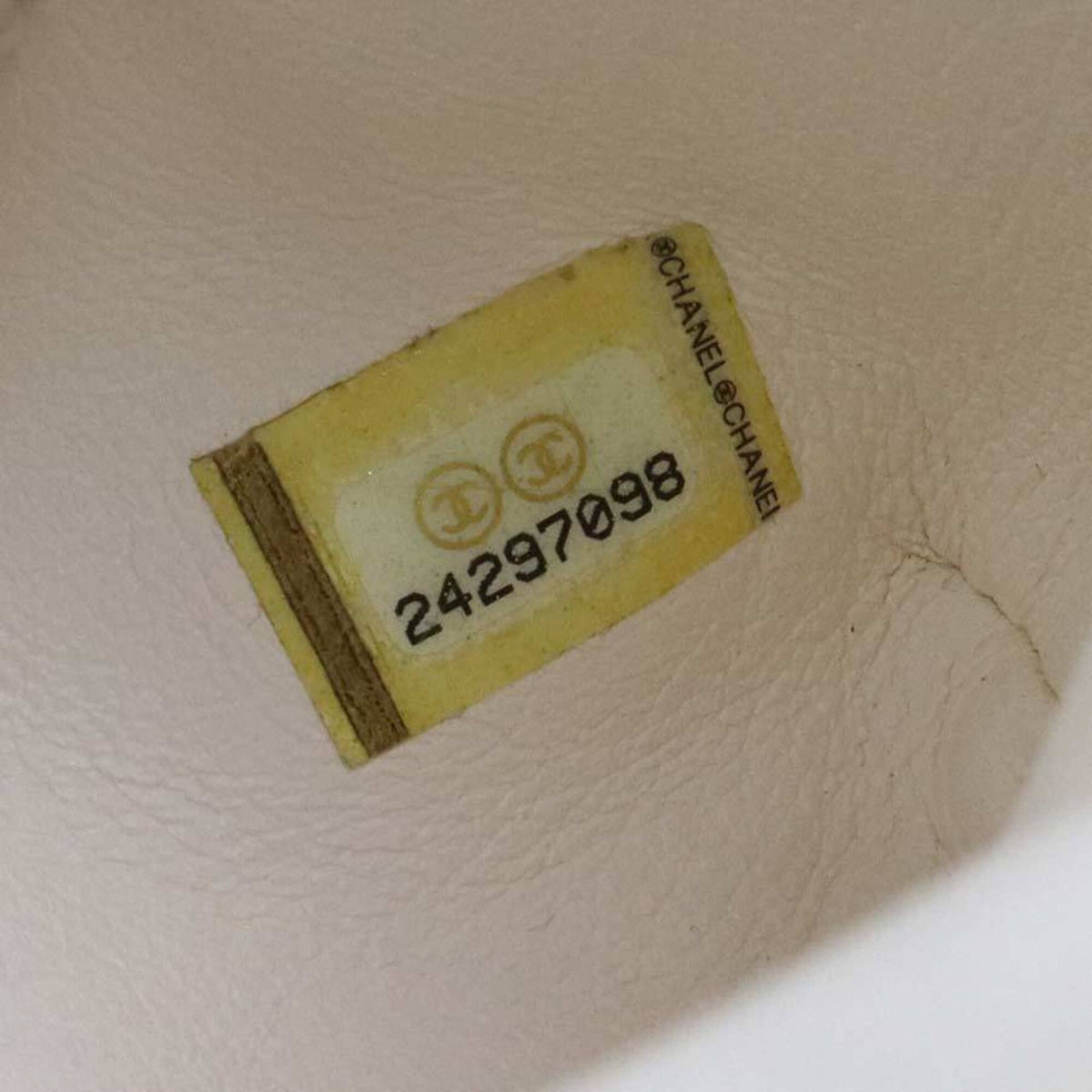 Chanel Off-White Fur Leather Handbag Shoulder Bag (Pre-Owned)