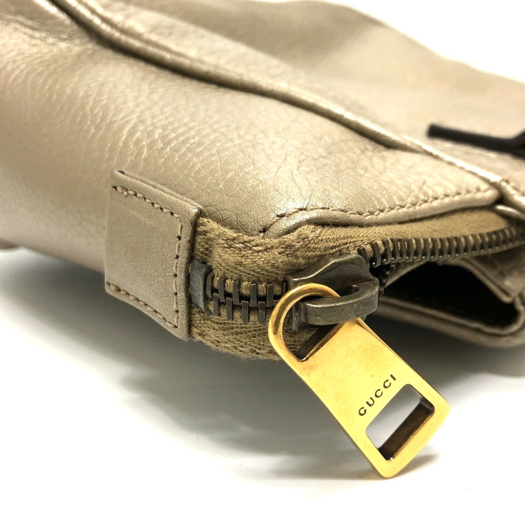 Gucci Gold Leather Handbag (Pre-Owned)