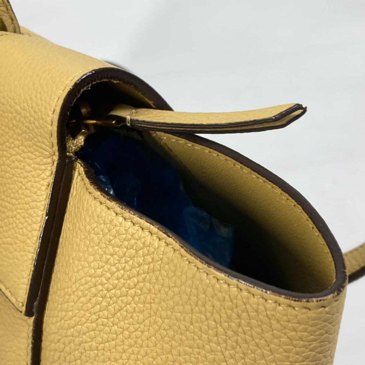 Celine Yellow Leather Shoulder Bag (Pre-Owned)