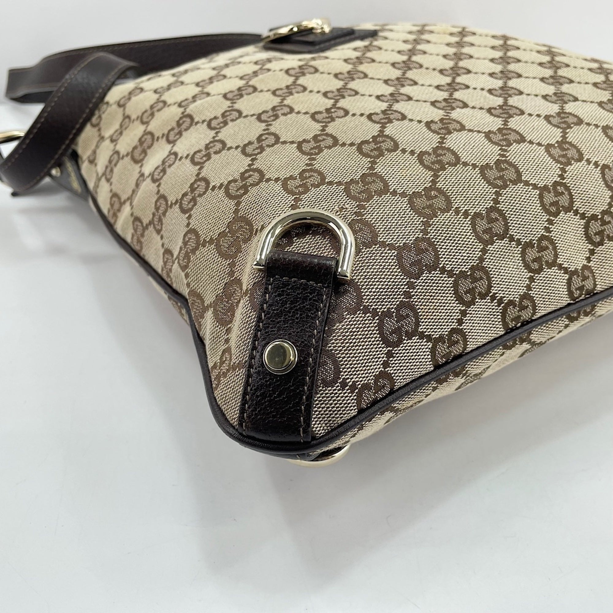 Gucci Beige Shoulder Bag (Pre-Owned)