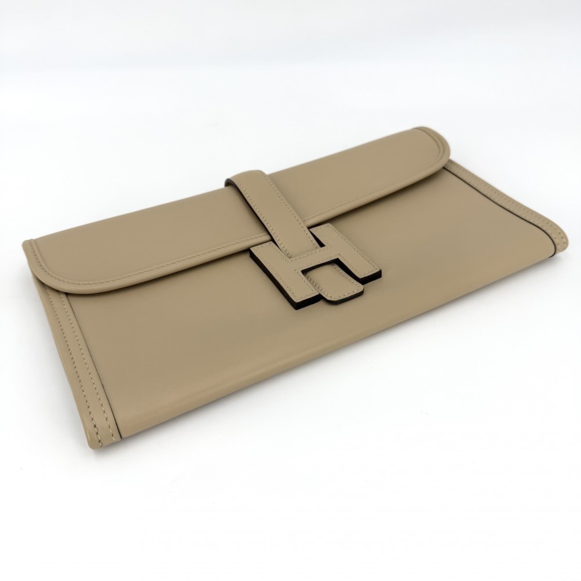 Hermes Beige Leather Clutch Bag (Pre-Owned)