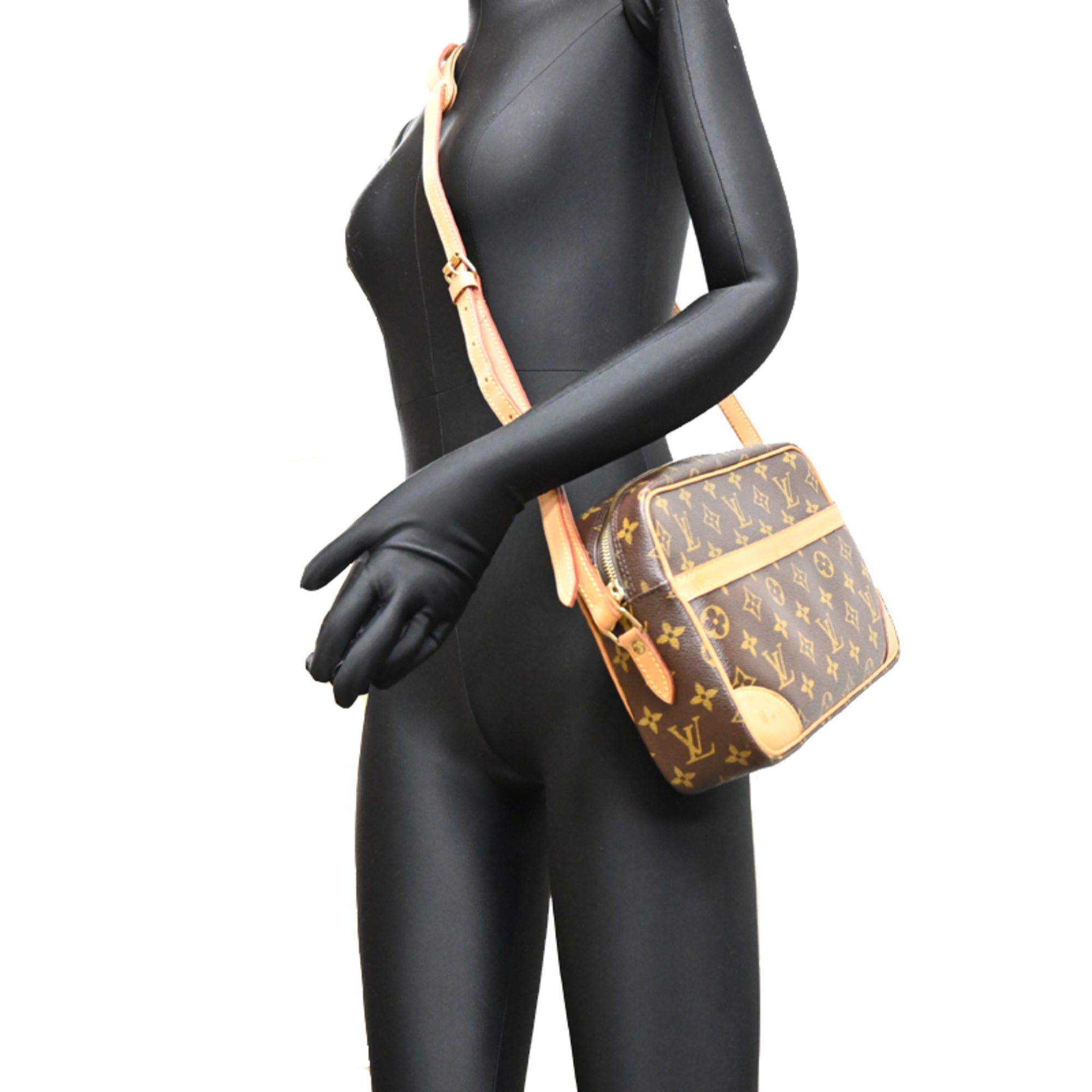 Louis Vuitton Brown Monogram Shoulder Bag (Pre-Owned)