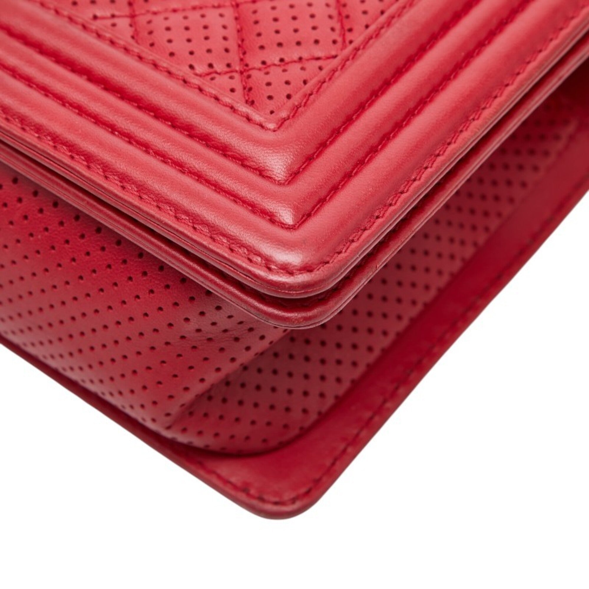 Chanel Matelasse Red Color Leather Shoulder Bag (Pre-Owned)
