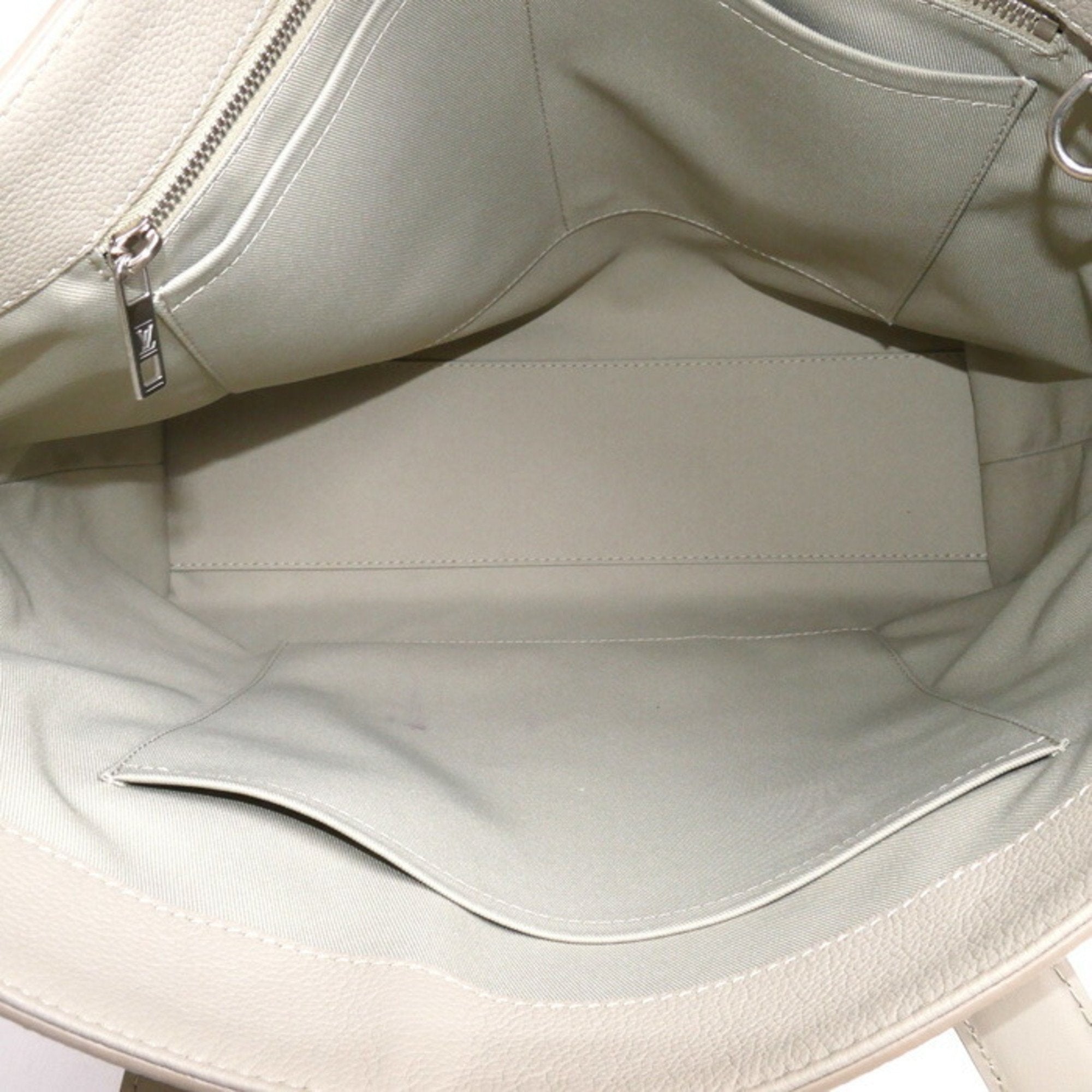 Louis Vuitton Green Leather Tote Bag (Pre-Owned)