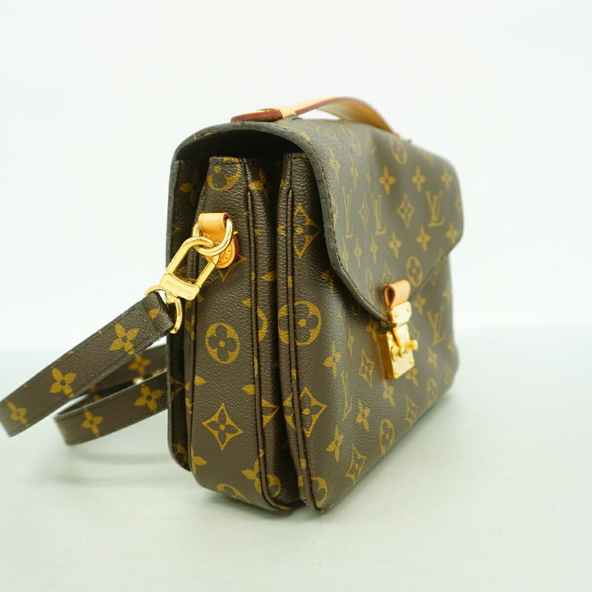 Louis Vuitton Brown Handbag (Pre-Owned)