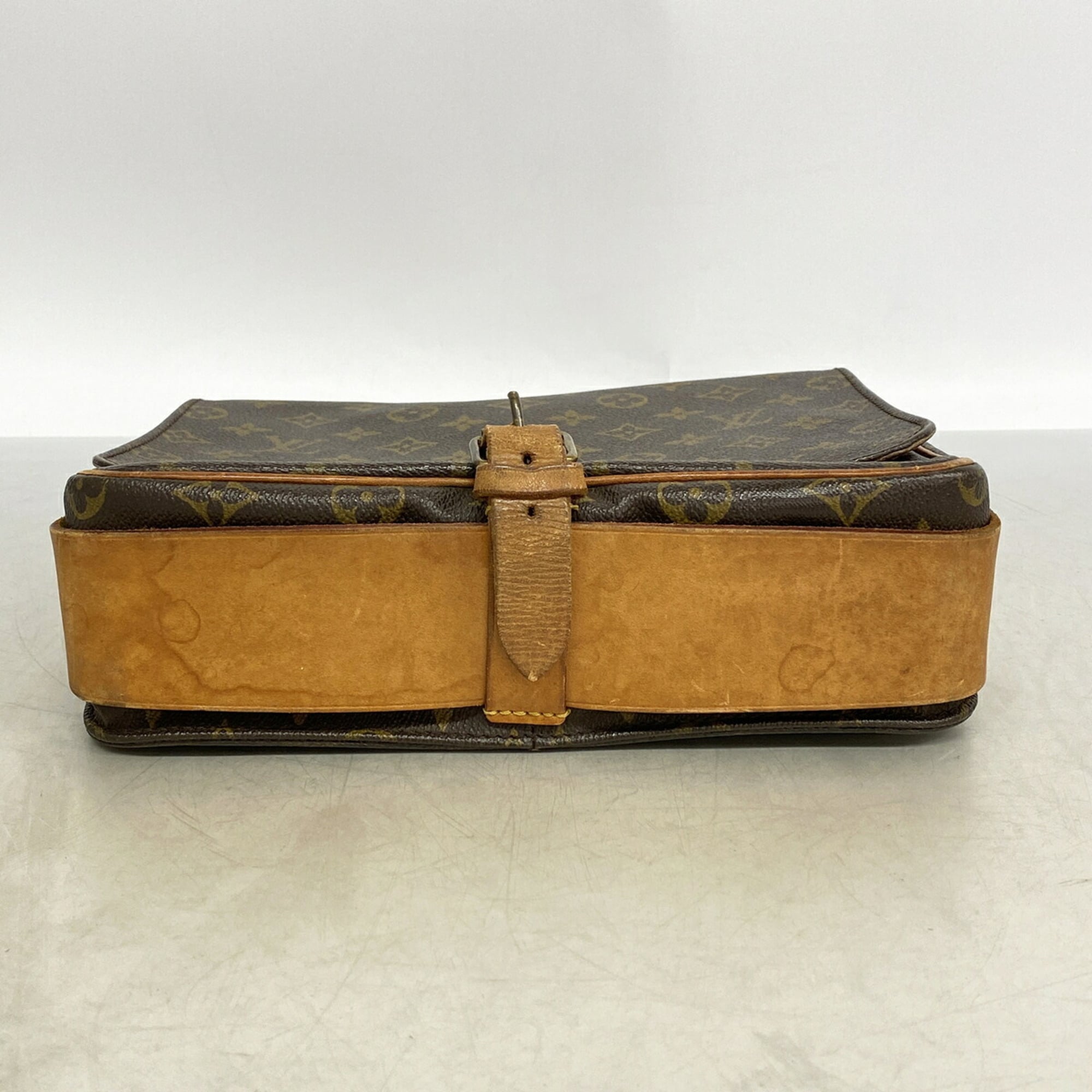 Louis Vuitton Brown Shoulder Bag (Pre-Owned)