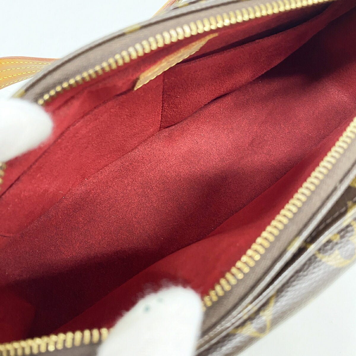 Louis Vuitton Brown Shoulder Bag (Pre-Owned)