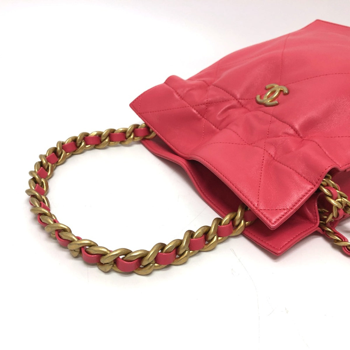 Chanel Pink Leather Handbag (Pre-Owned)