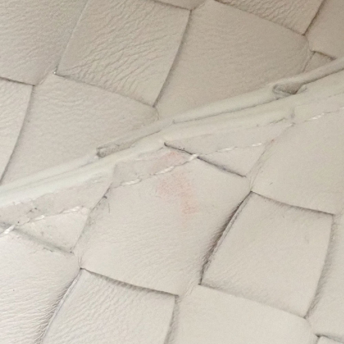 Bottega Veneta White Leather Handbag (Pre-Owned)