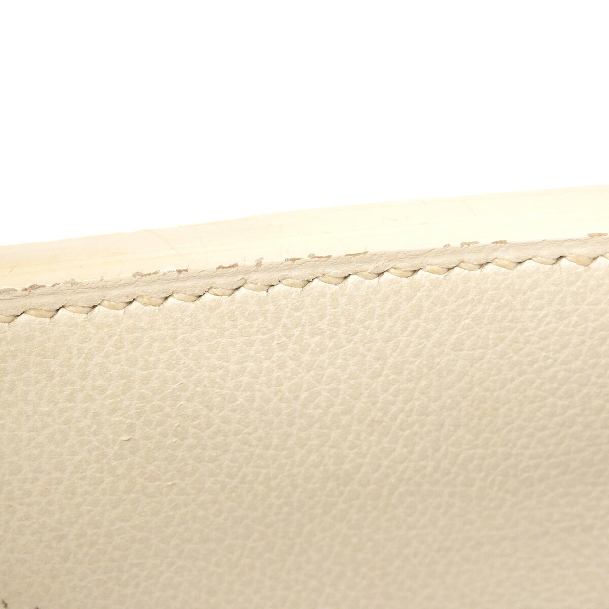Hermes White Courchevel Leather Handbag (Pre-Owned)