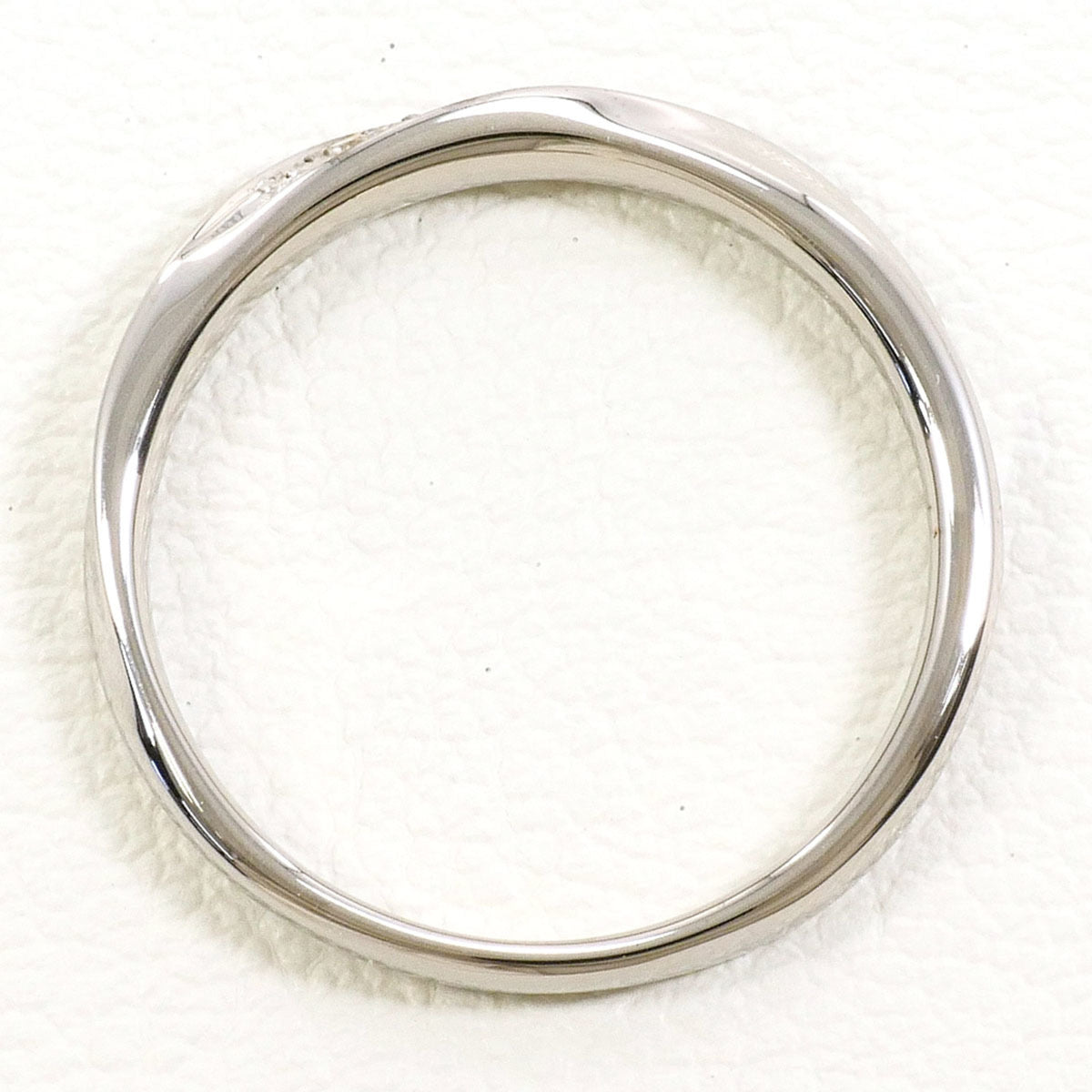 Unbranded White Gold White Gold (10K) Band Ring (Pre-Owned)