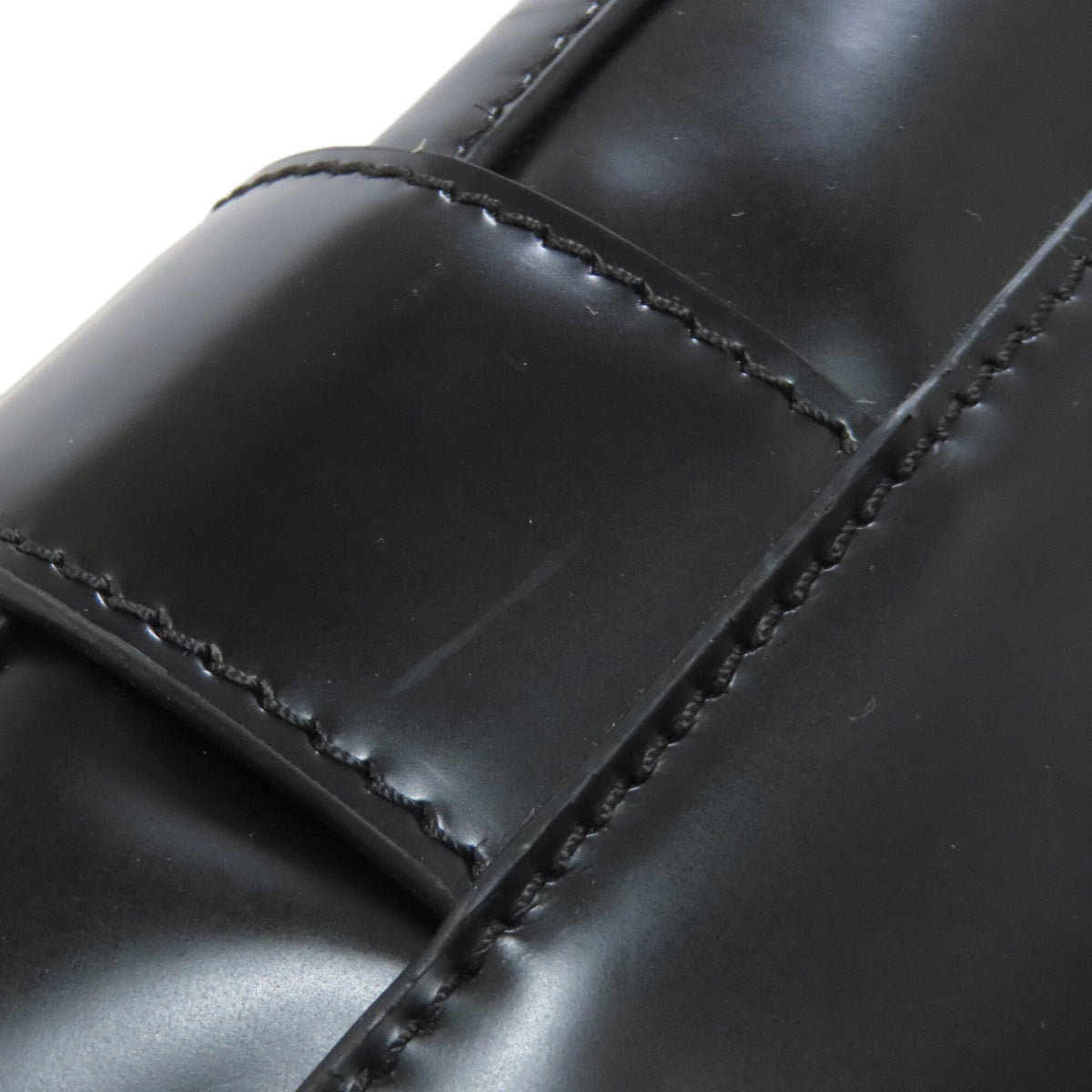 Versace Black Leather Shoulder Bag (Pre-Owned)