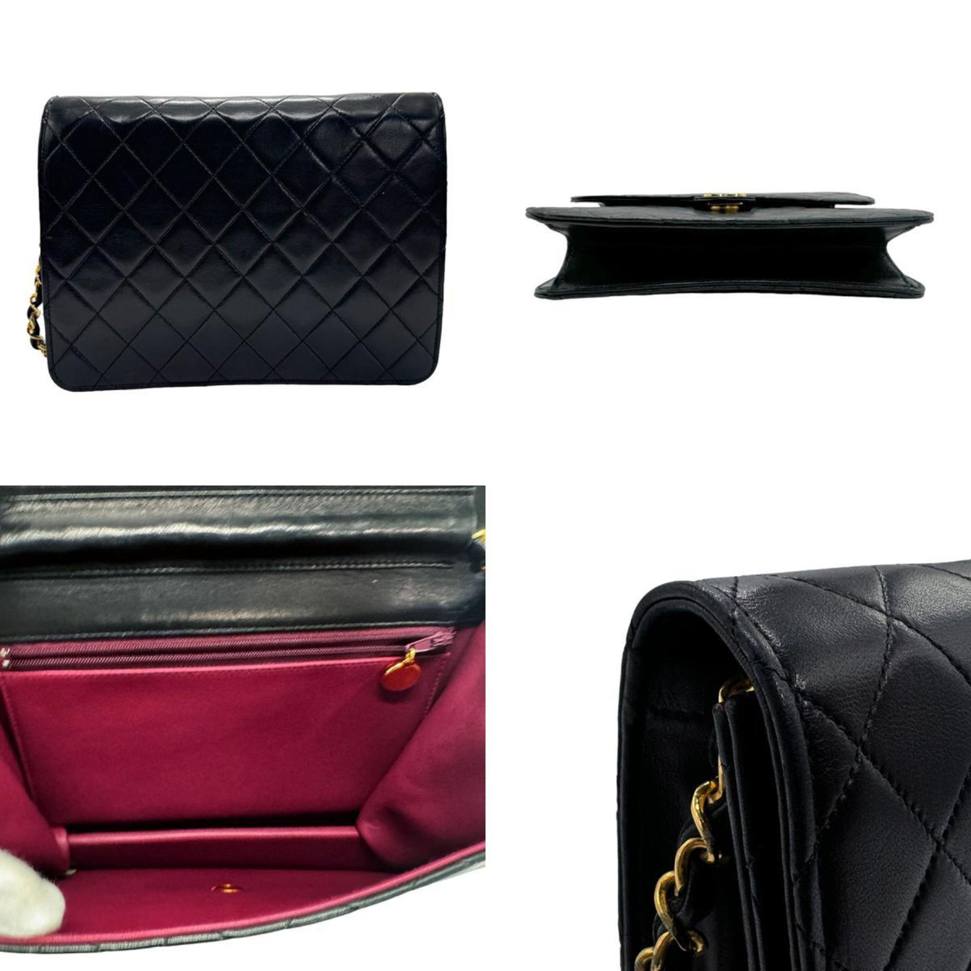 Chanel Black Metal Leather Shoulder Bag (Pre-Owned)