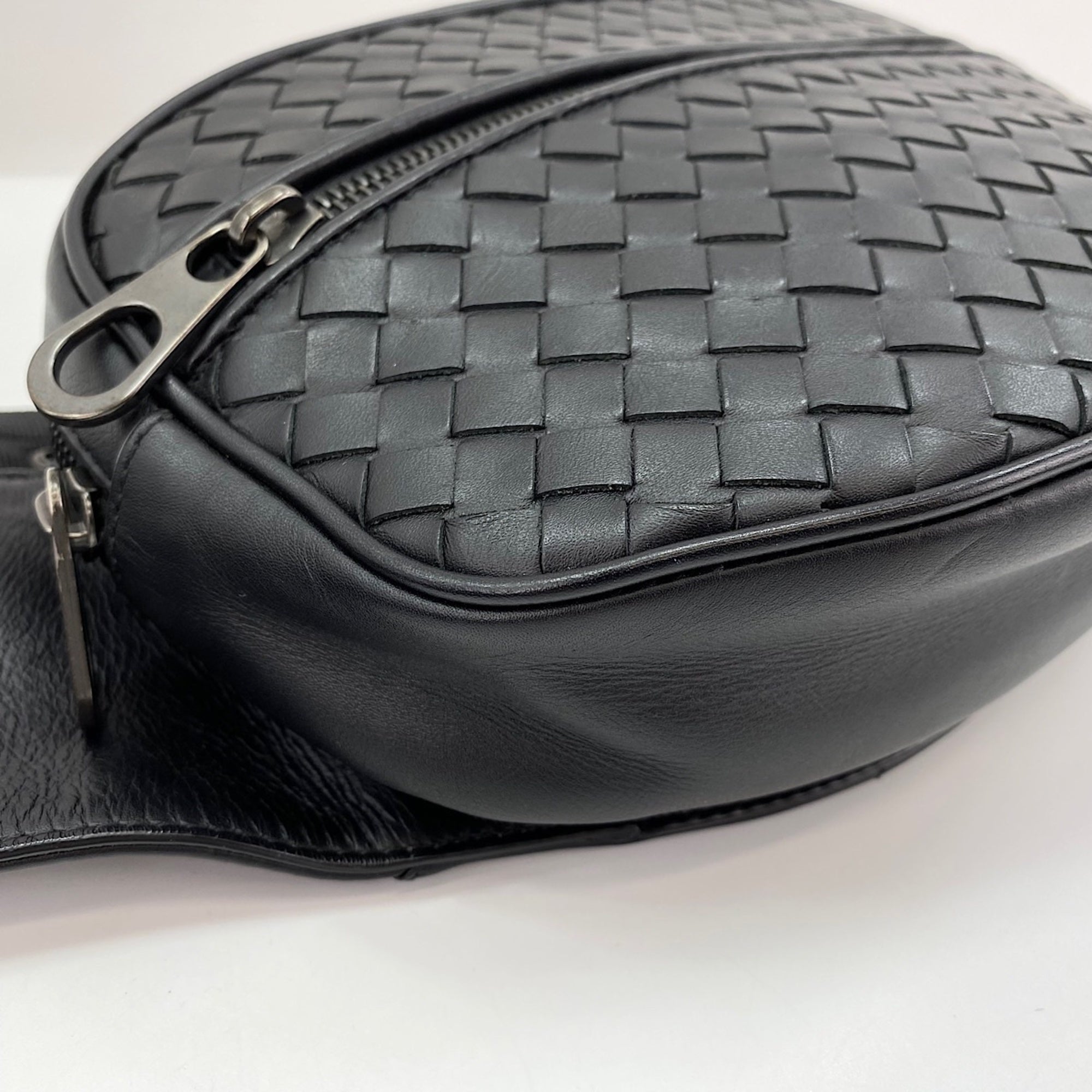 Bottega Veneta Black Leather Fanny Pack (Pre-Owned)
