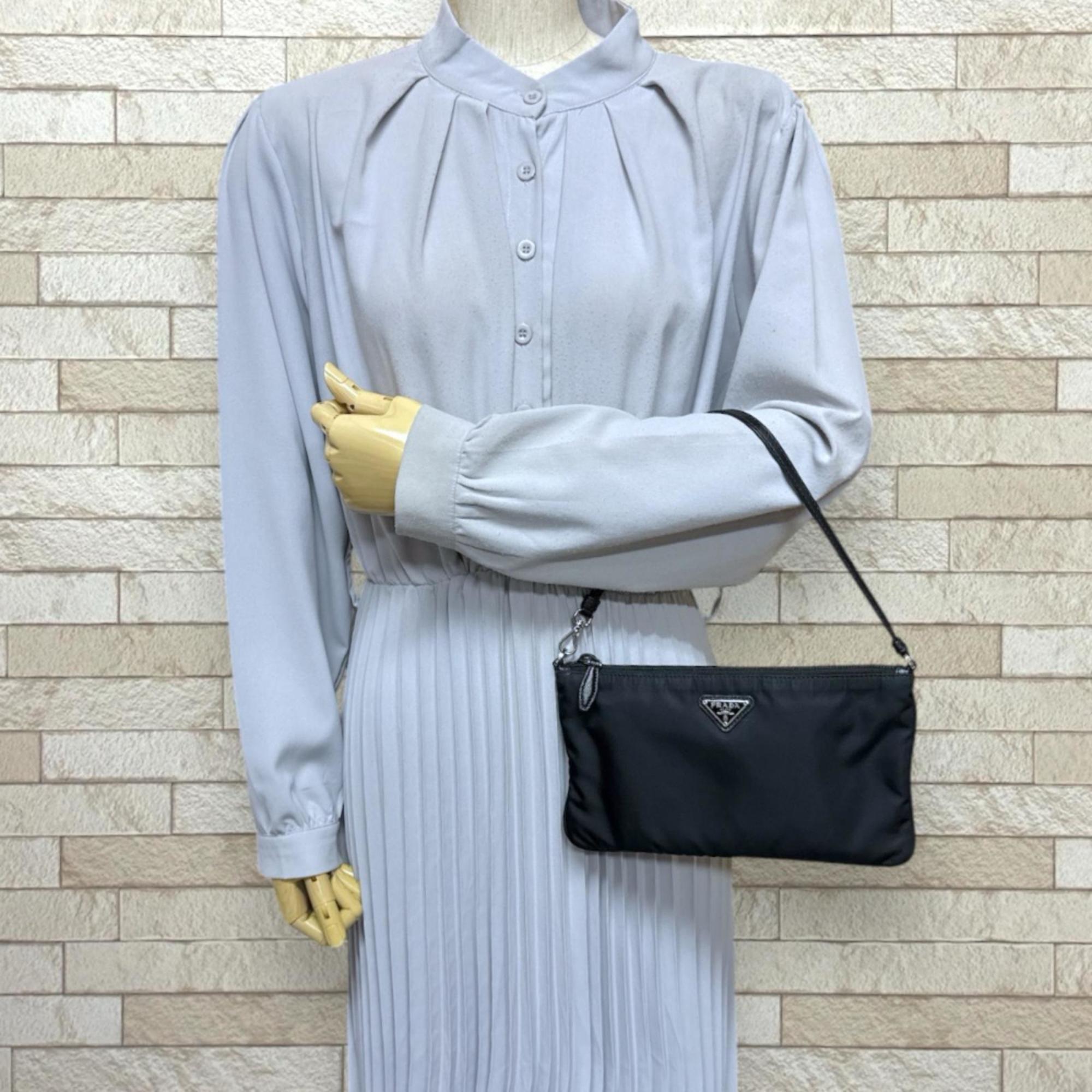 Prada Black Nylon Handbag (Pre-Owned)