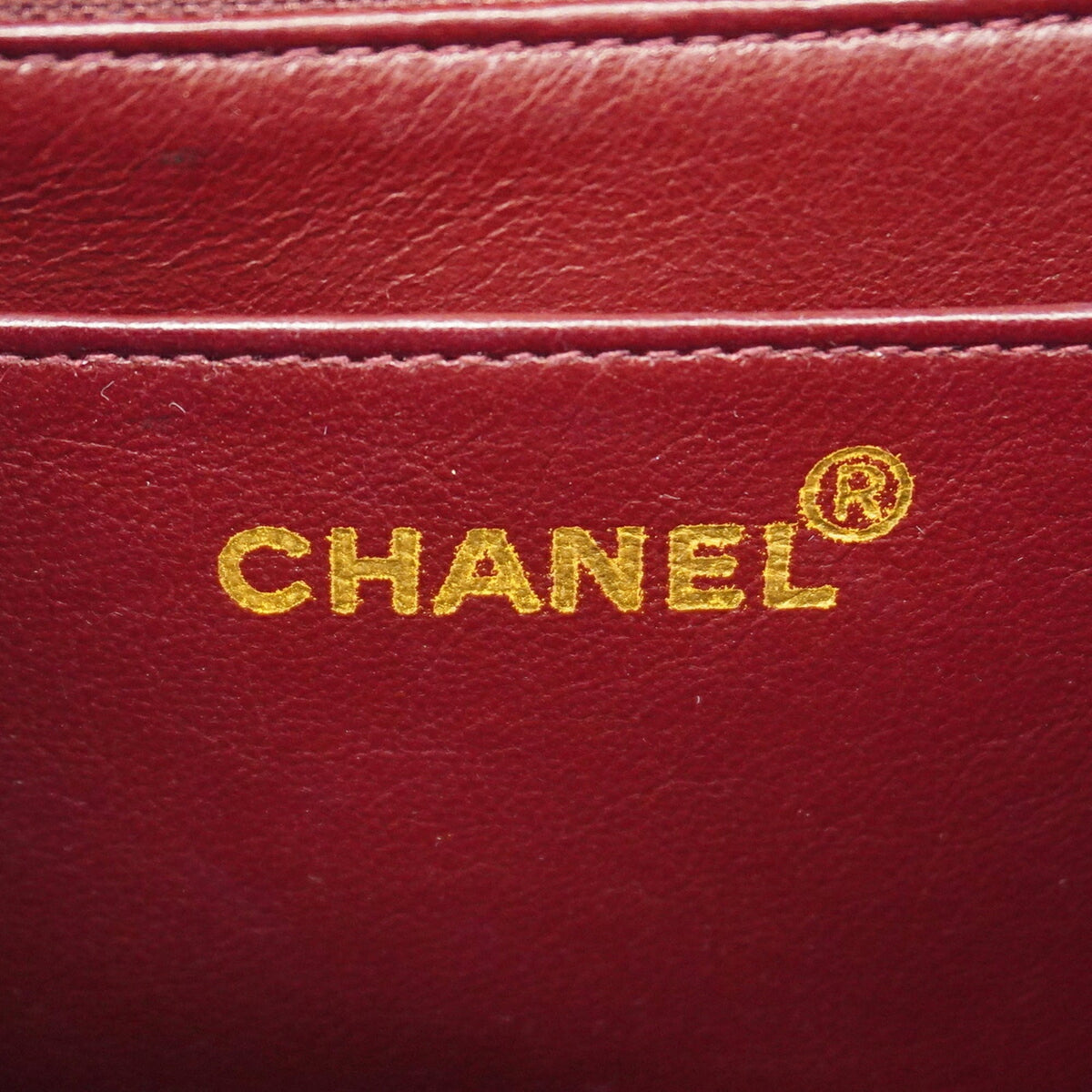 Chanel Black Leather Shoulder Bag (Pre-Owned)