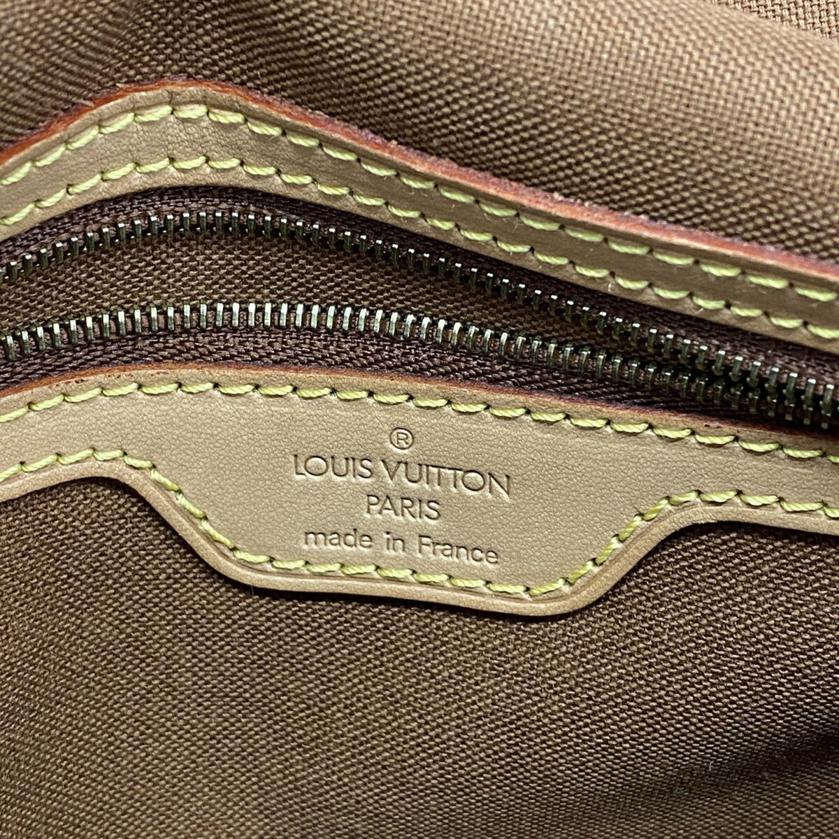 Louis Vuitton Brown Shoulder Bag (Pre-Owned)