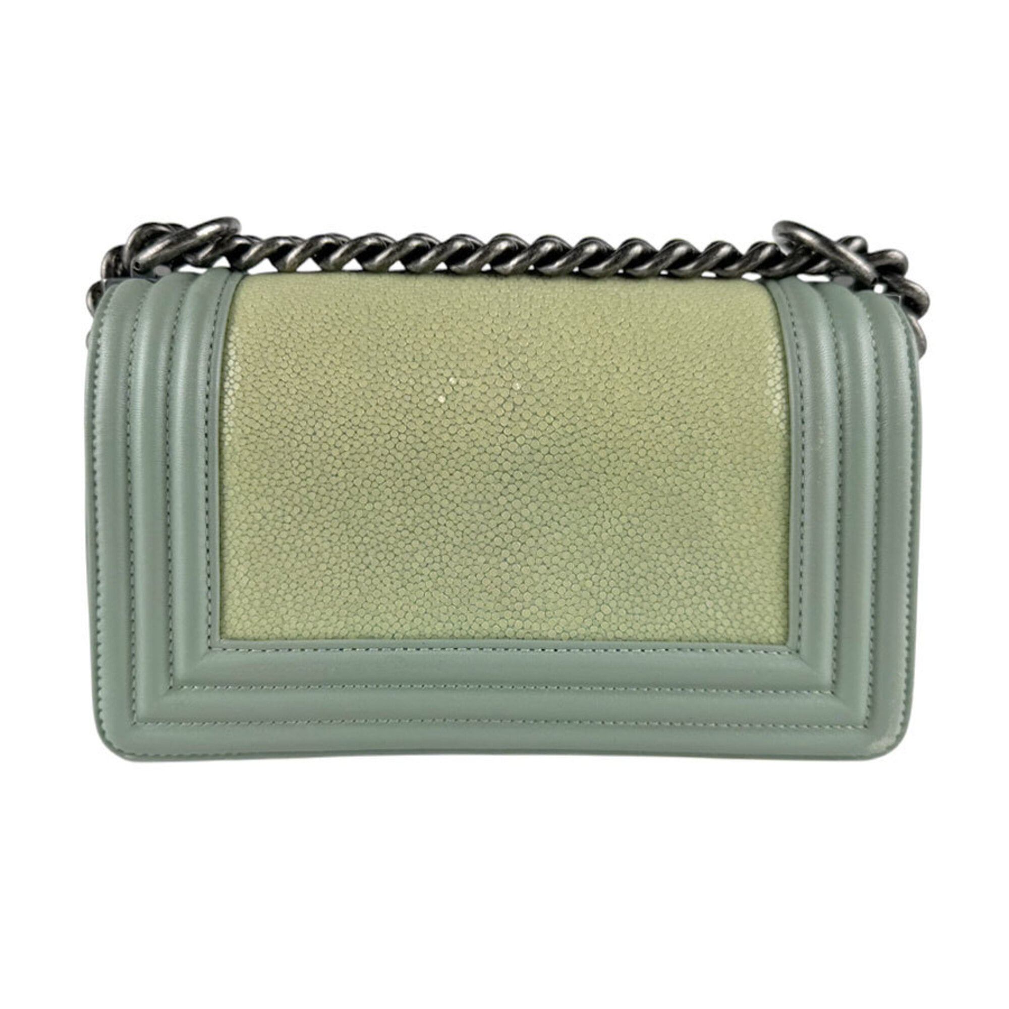 Chanel Green Leather Shoulder Bag (Pre-Owned)