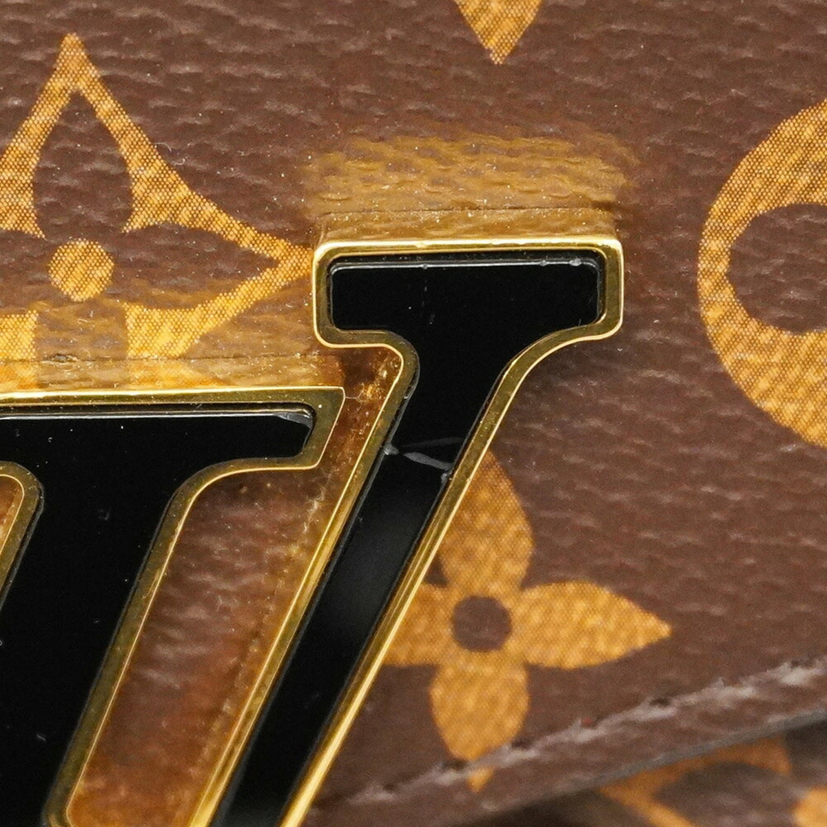 Louis Vuitton Brown Shoulder Bag (Pre-Owned)