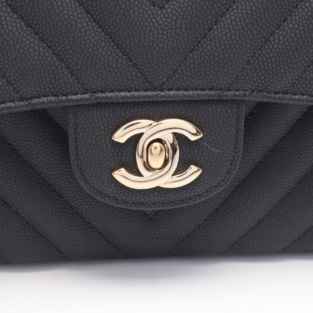 Chanel Black Grained Calfskin Handbag Shoulder Bag (Pre-Owned)