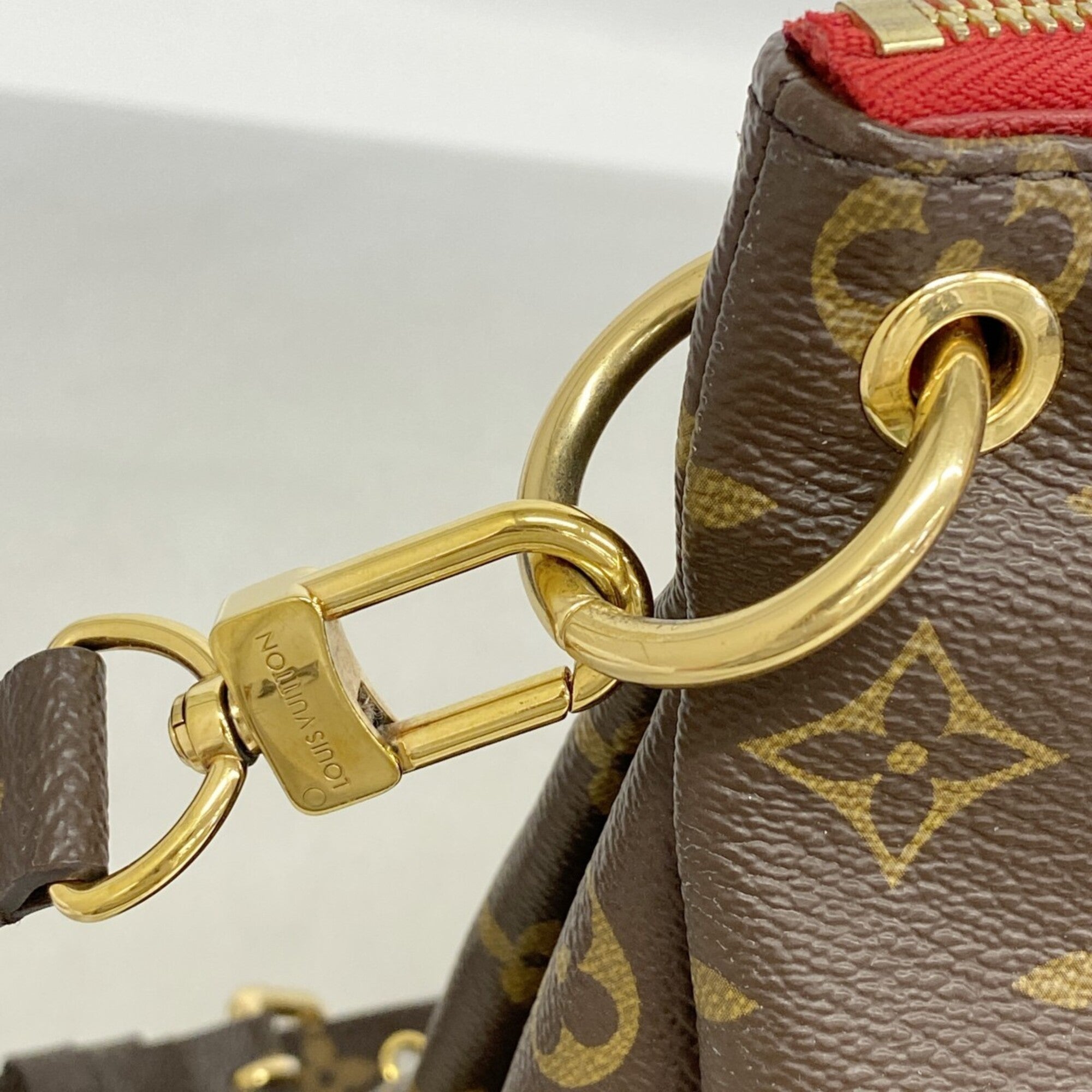 Louis Vuitton Cerise Handbag (Pre-Owned)
