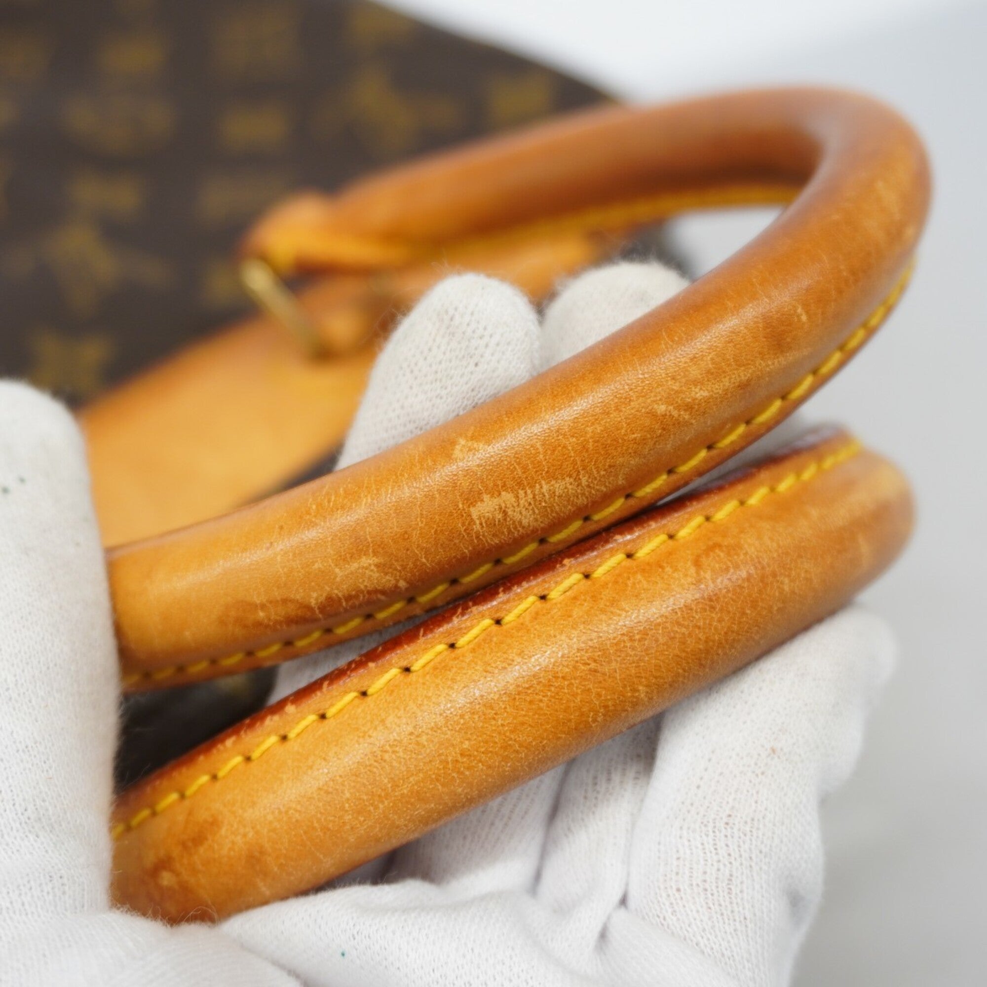 Louis Vuitton Brown Handbag (Pre-Owned)
