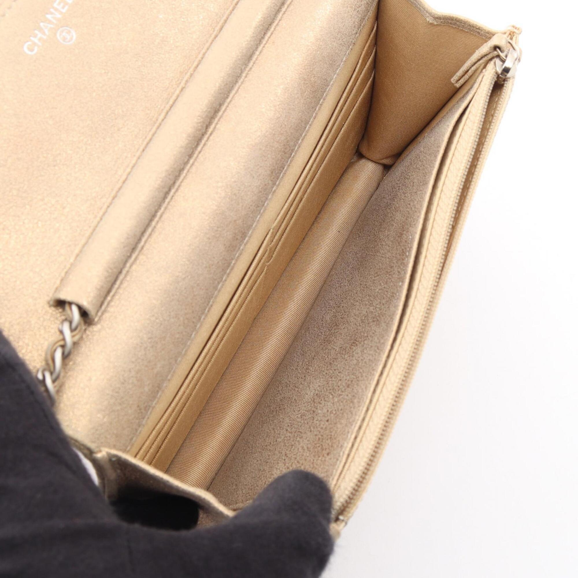Chanel Gold Leather Handbag Shoulder Bag (Pre-Owned)