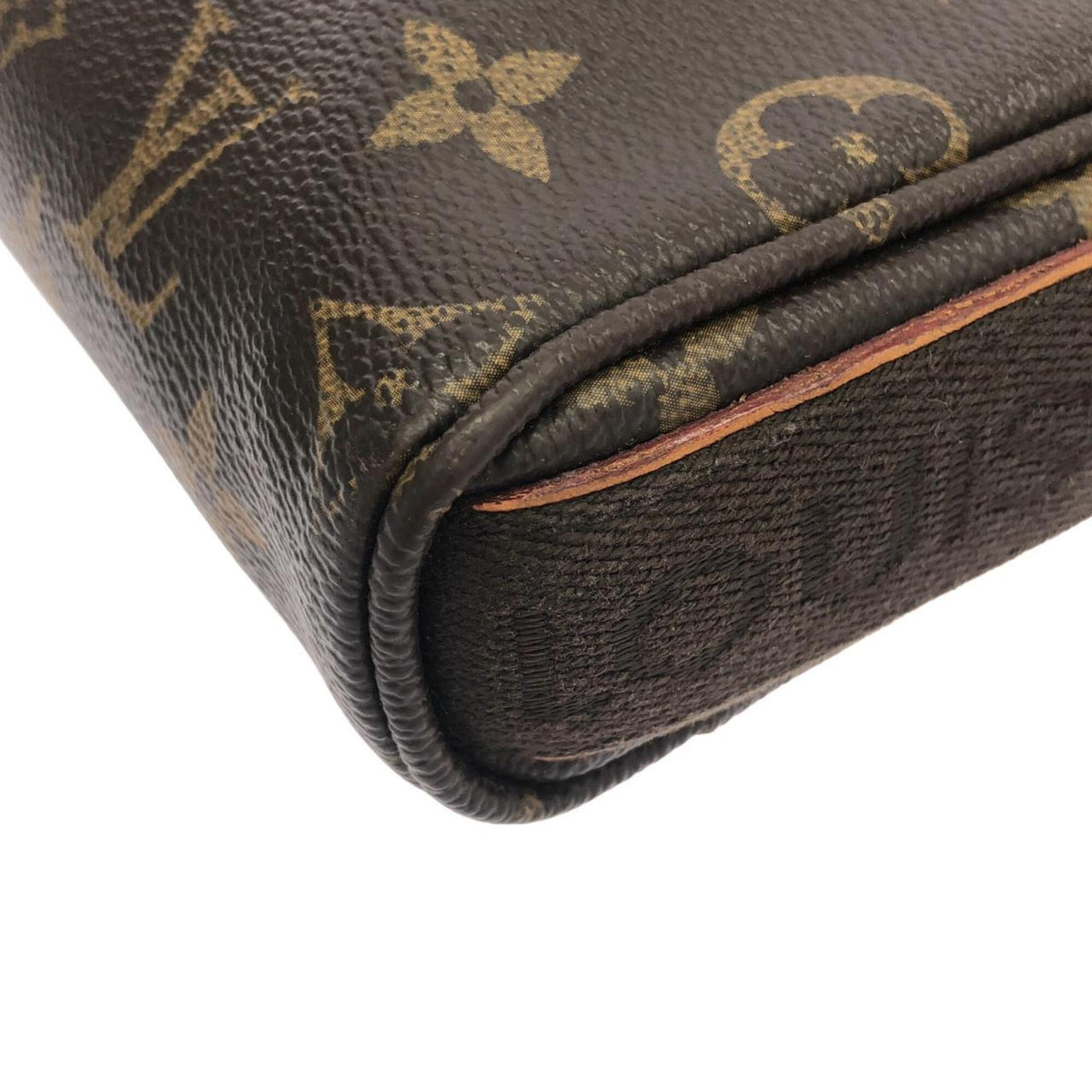 Louis Vuitton Marron Coated Canvas Shoulder Bag (Pre-Owned)