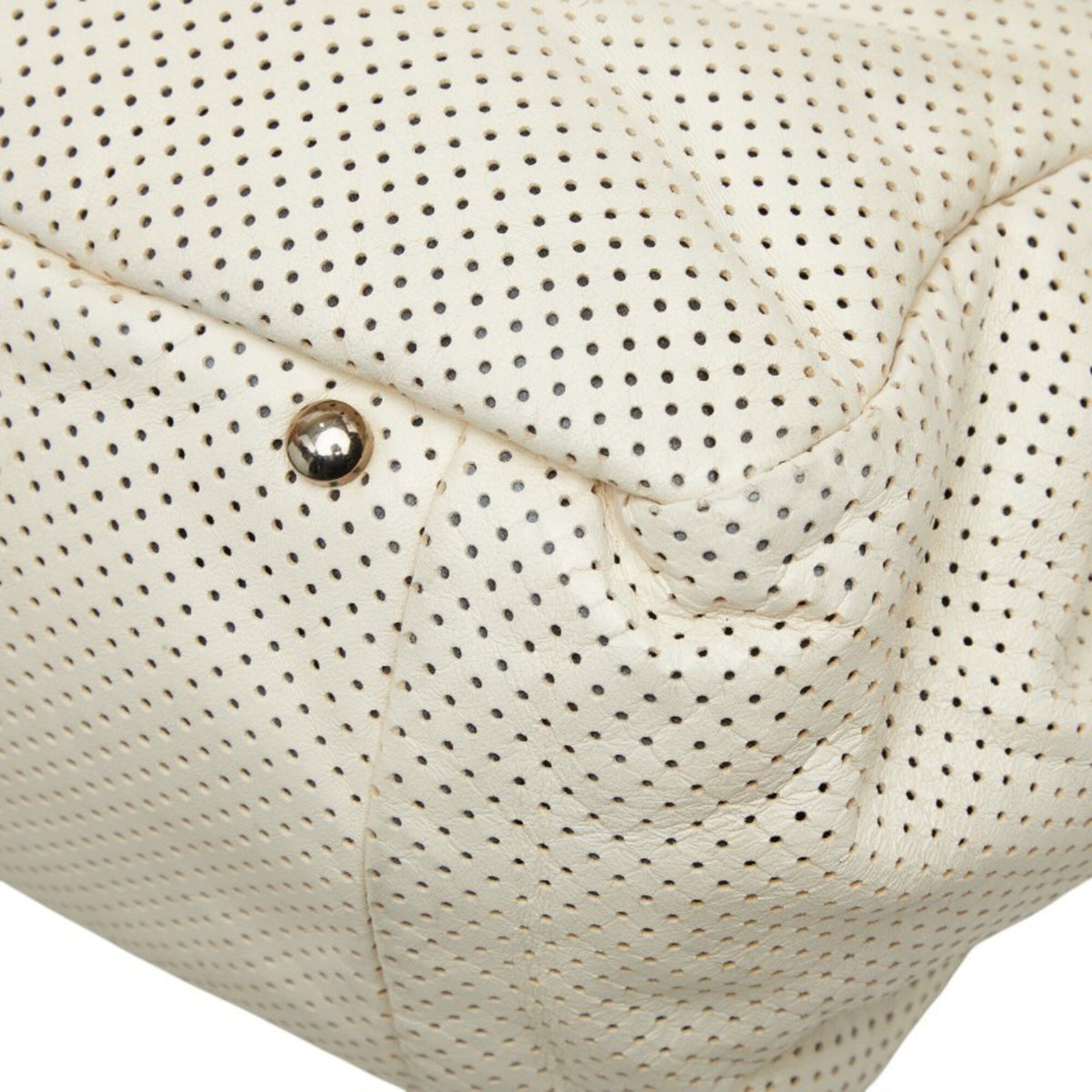 Chanel Off-White Leather Shoulder Bag (Pre-Owned)