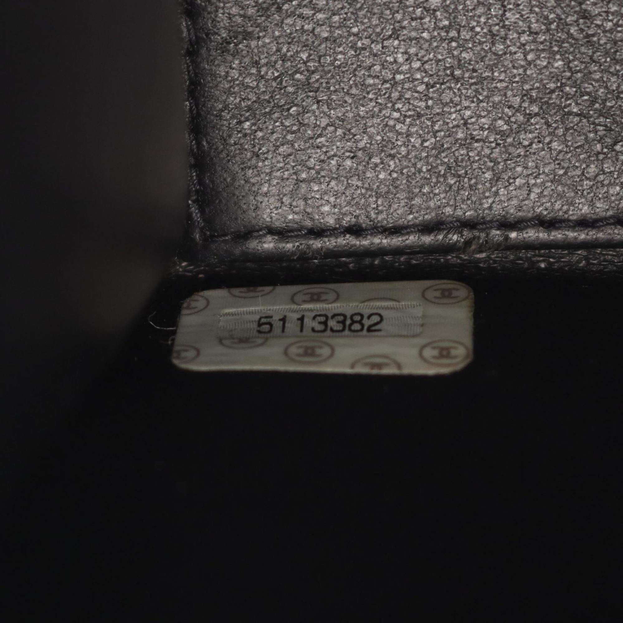 Chanel Black Grained Calfskin Handbag Shoulder Bag (Pre-Owned)