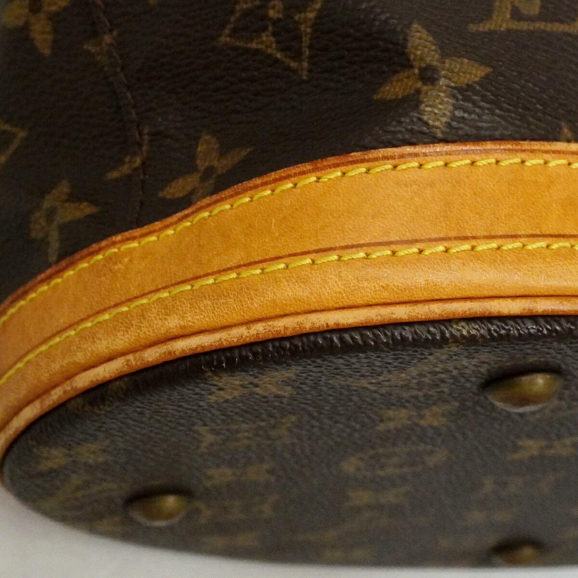 Louis Vuitton Brown Tote Bag (Pre-Owned)