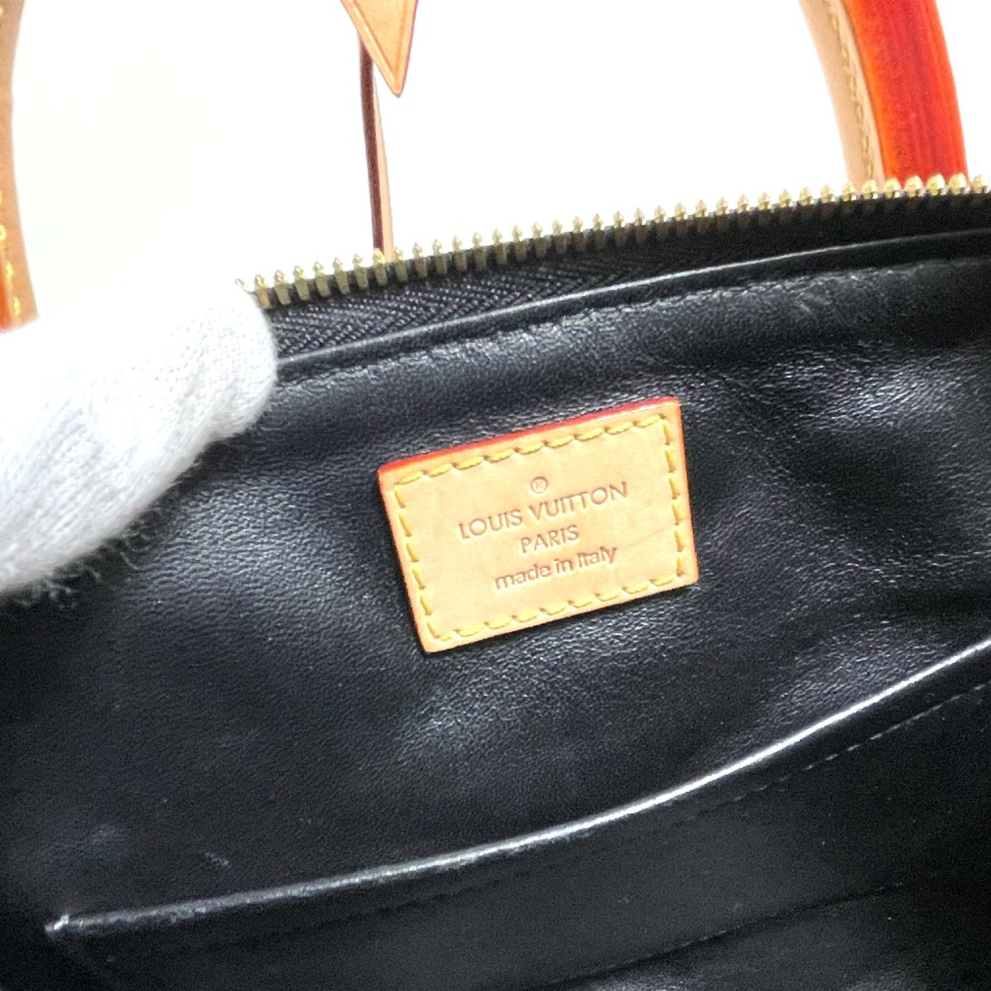 Louis Vuitton Black Leather Handbag (Pre-Owned)