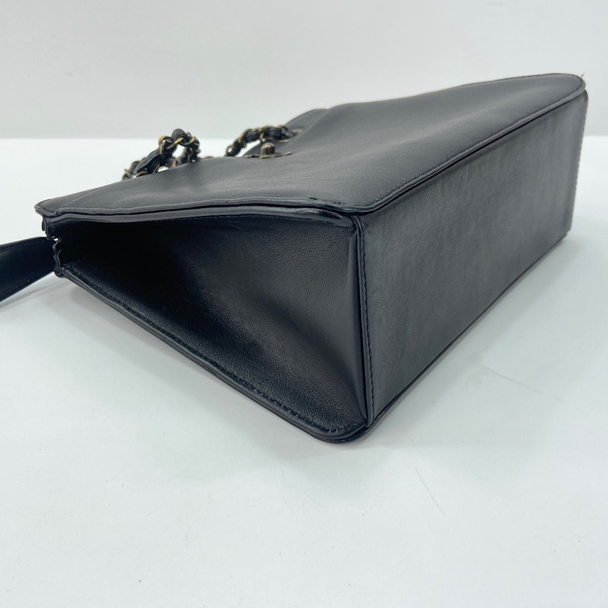 Chanel Black Handbag (Pre-Owned)