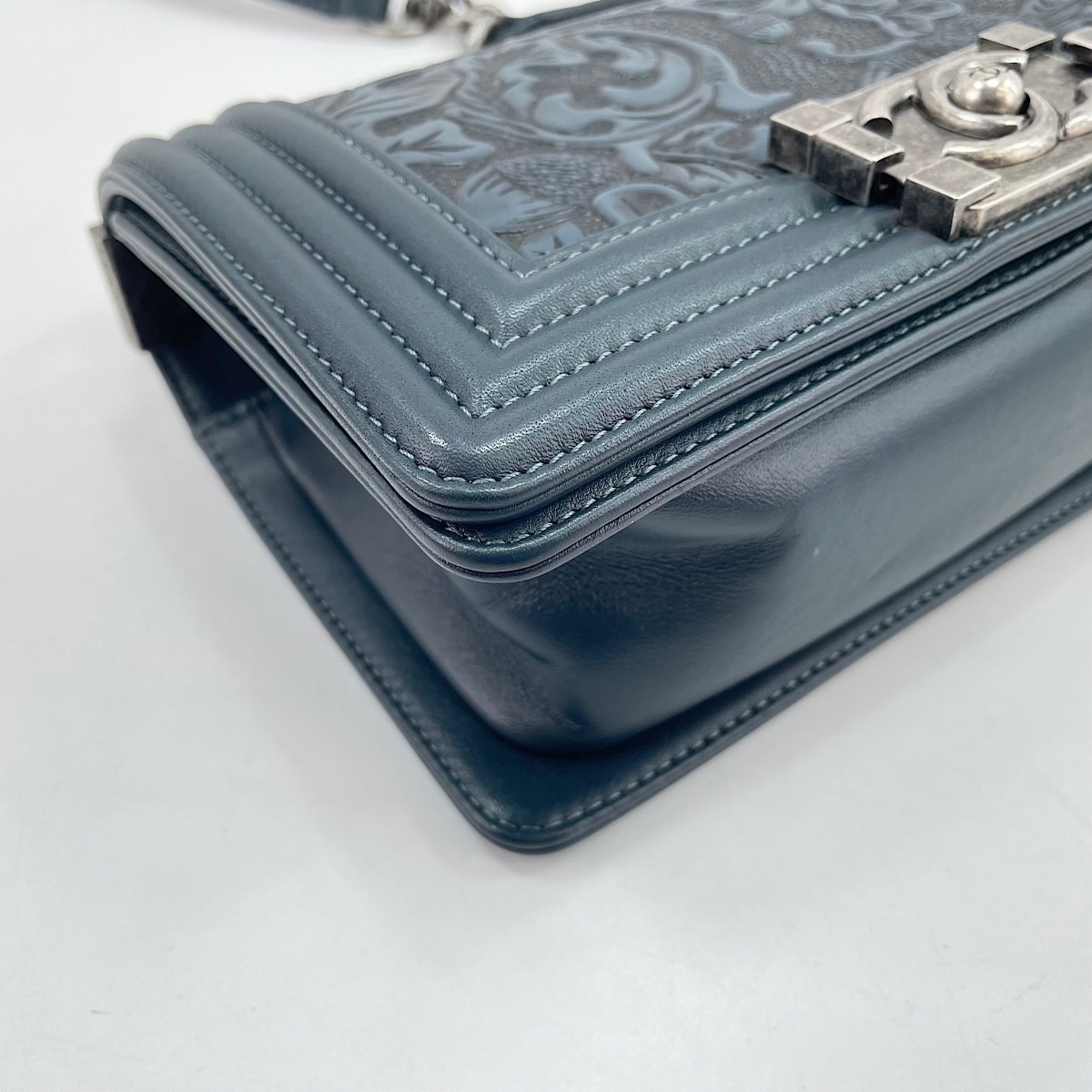Chanel Blue Shoulder Bag (Pre-Owned)