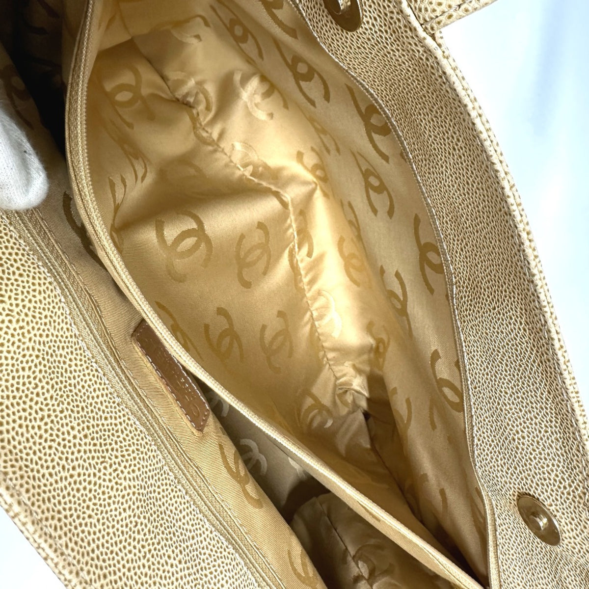 Chanel Beige Leather Tote Bag (Pre-Owned)