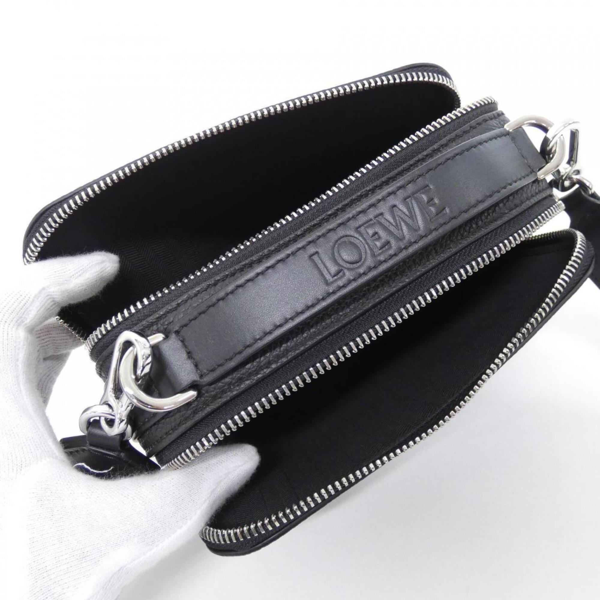 Loewe Black Leather Shoulder Bag (Pre-Owned)