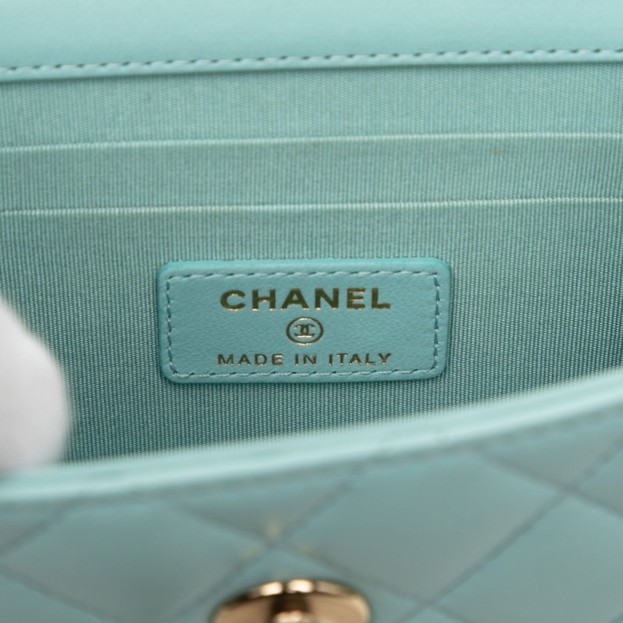 Chanel Light Blue Leather Shoulder Bag (Pre-Owned)