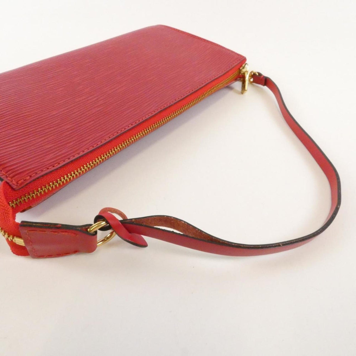 Louis Vuitton Red Color Leather Pochette Pouch (Pre-Owned)