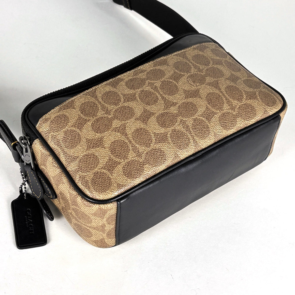 Coach Signature Black Brown Signature Line Leather Shoulder Bag (Pre-Owned)