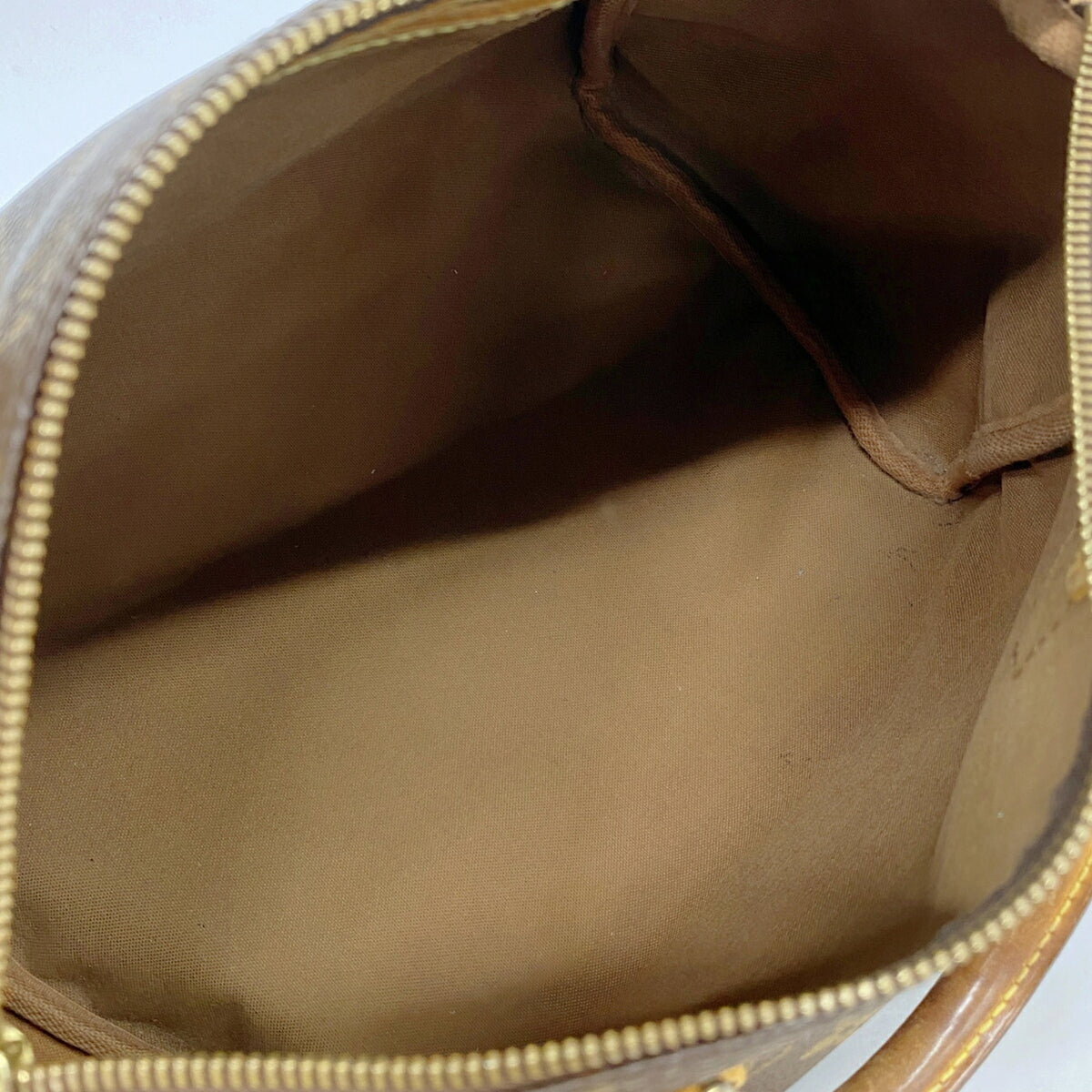 Louis Vuitton Brown Handbag (Pre-Owned)