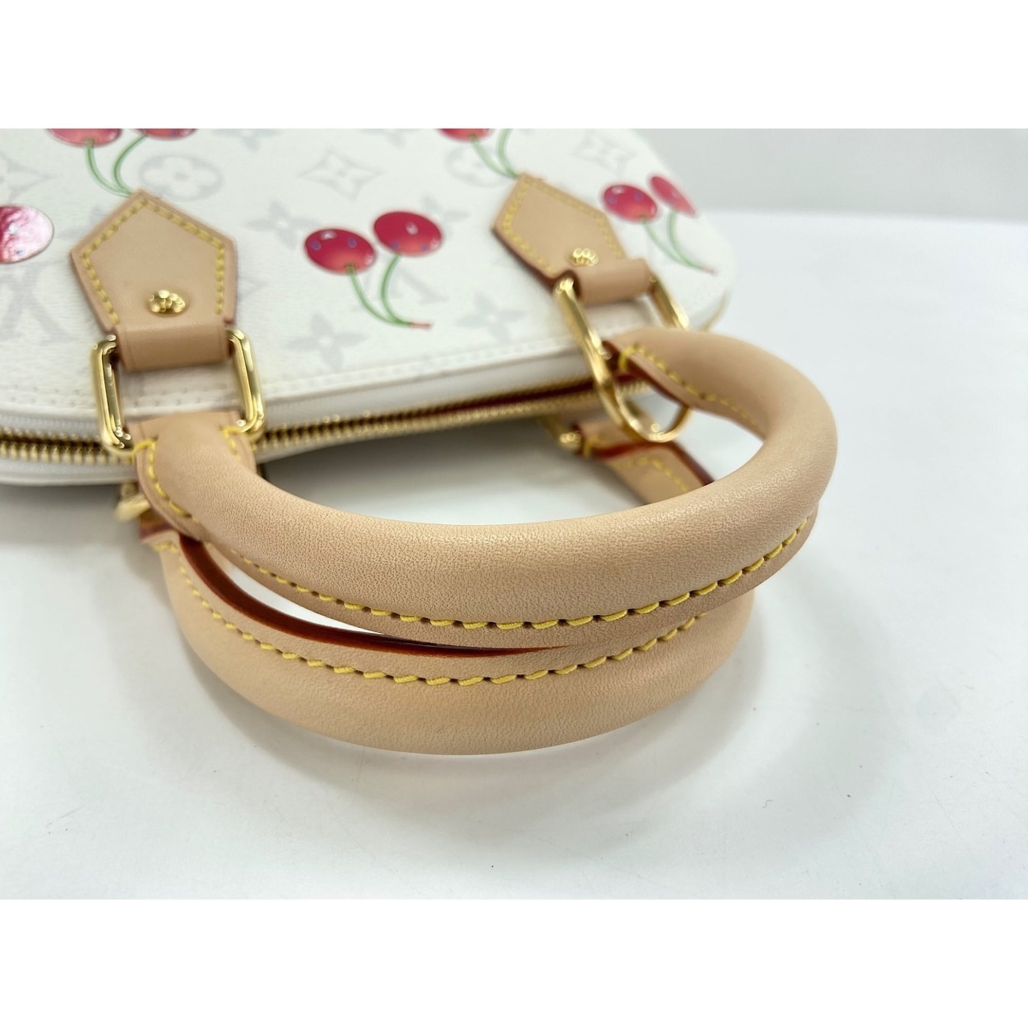 Louis Vuitton White Handbag (Pre-Owned)